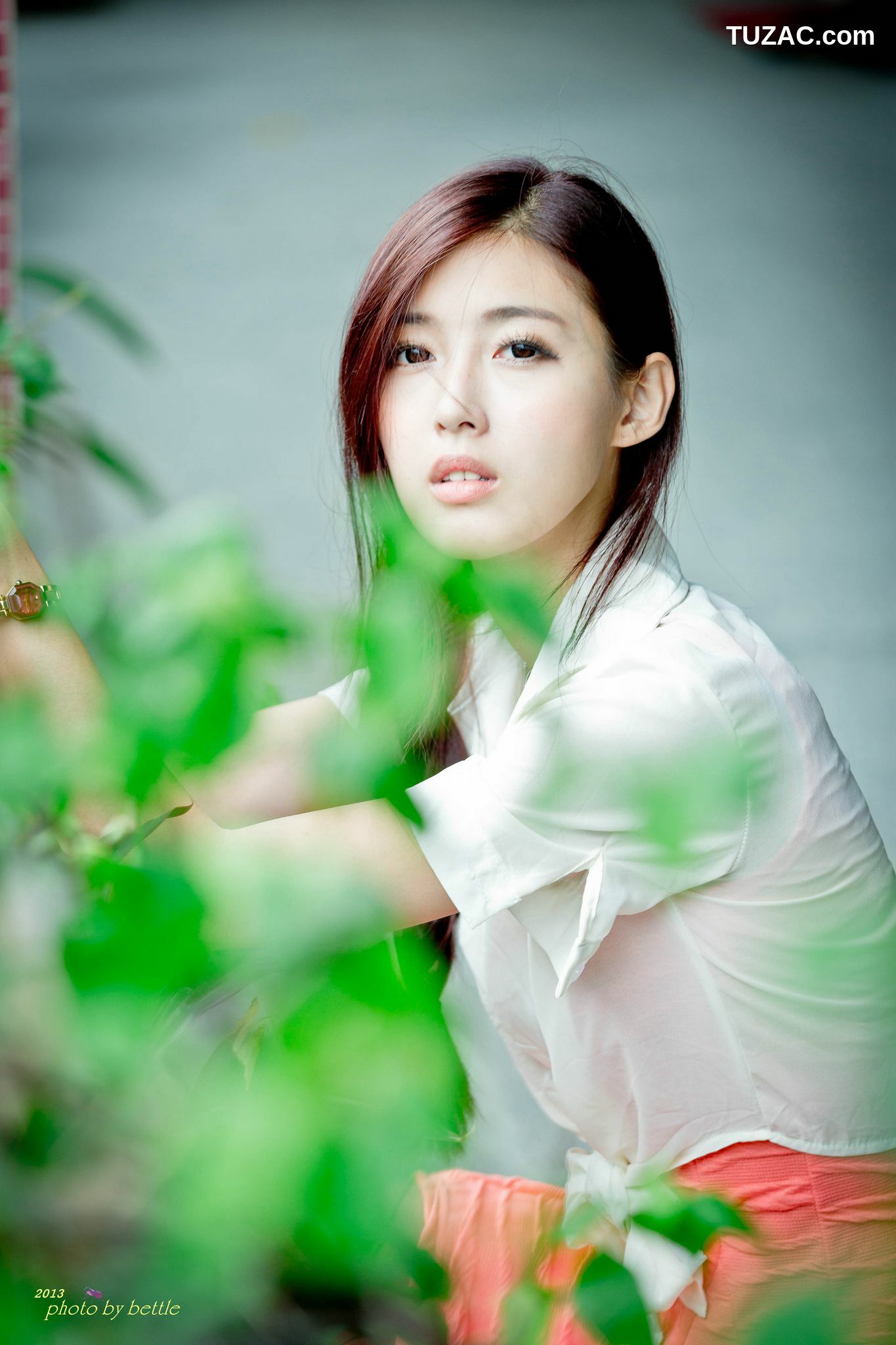 台湾正妹_廖挺伶/Kila晶晶《街拍粉嫩连衣裙系列》 写真集