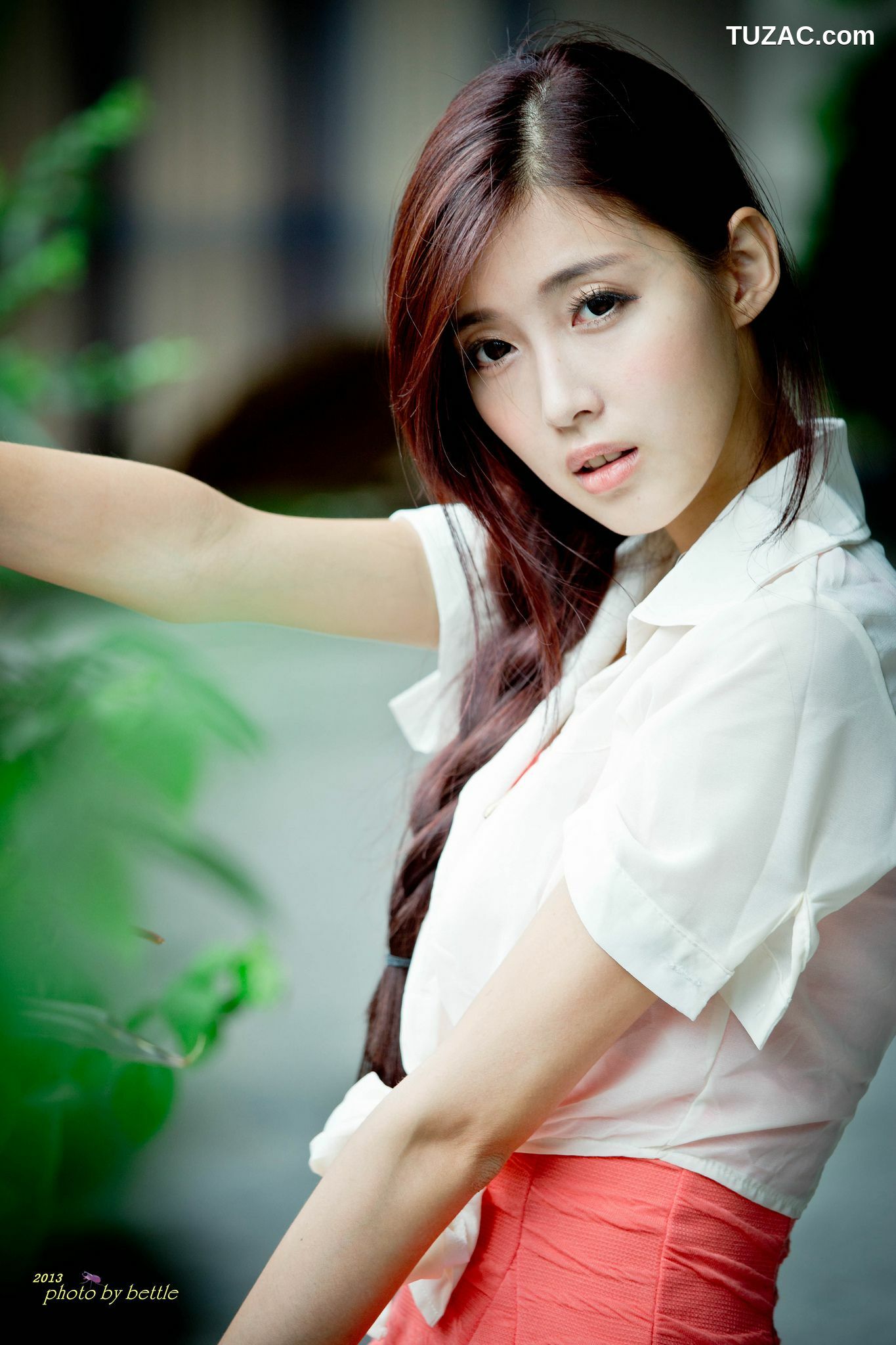 台湾正妹_廖挺伶/Kila晶晶《街拍粉嫩连衣裙系列》 写真集