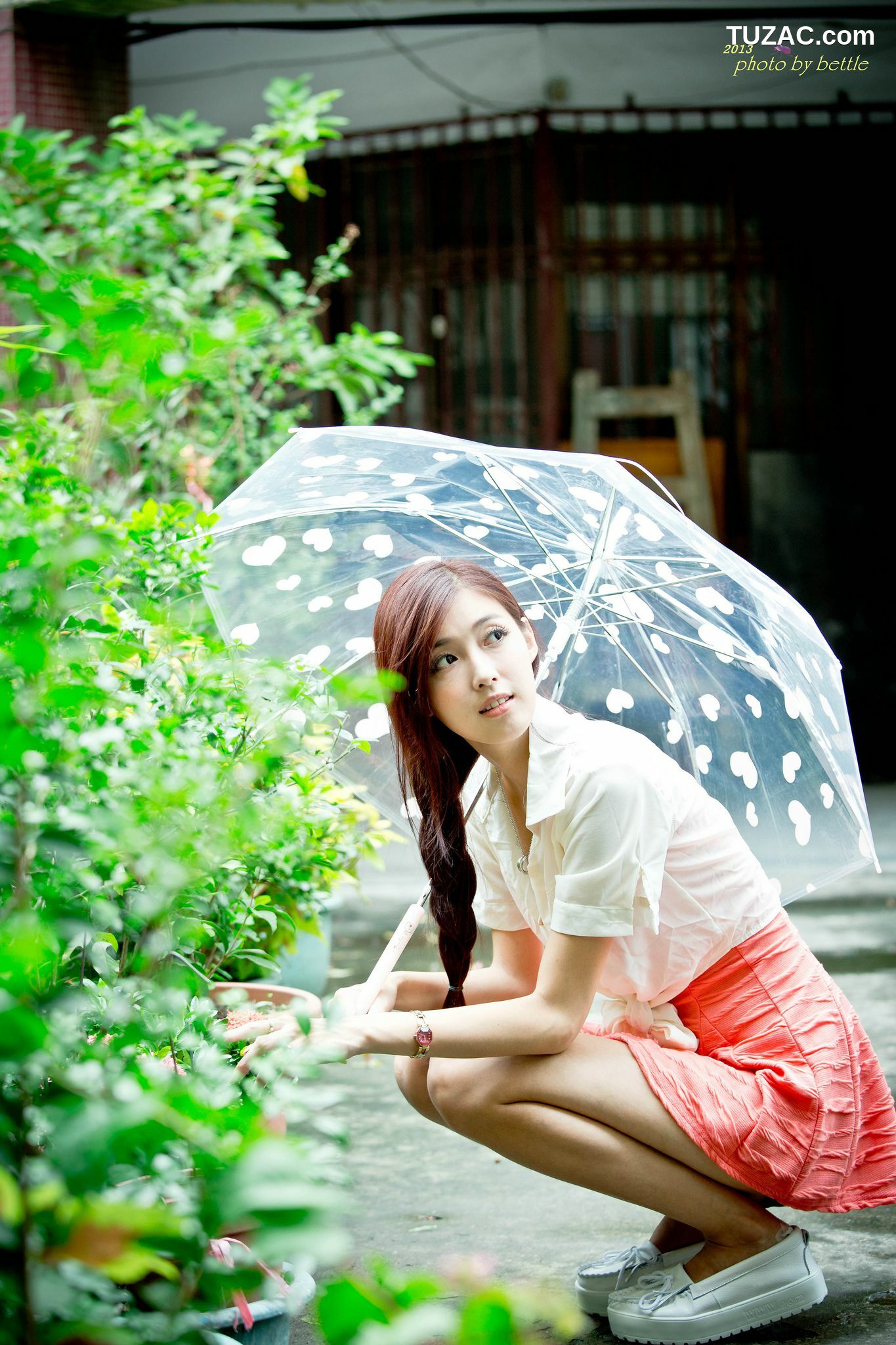 台湾正妹_廖挺伶/Kila晶晶《街拍粉嫩连衣裙系列》 写真集