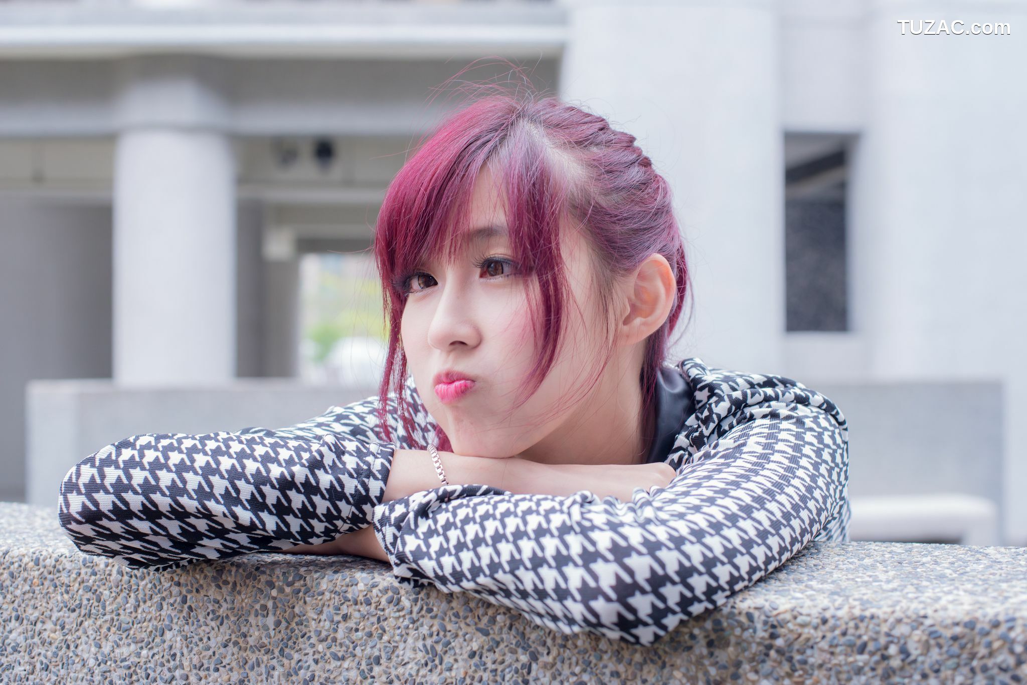 台湾正妹_廖挺伶/Kila晶晶《超短裙+长靴街拍》写真集