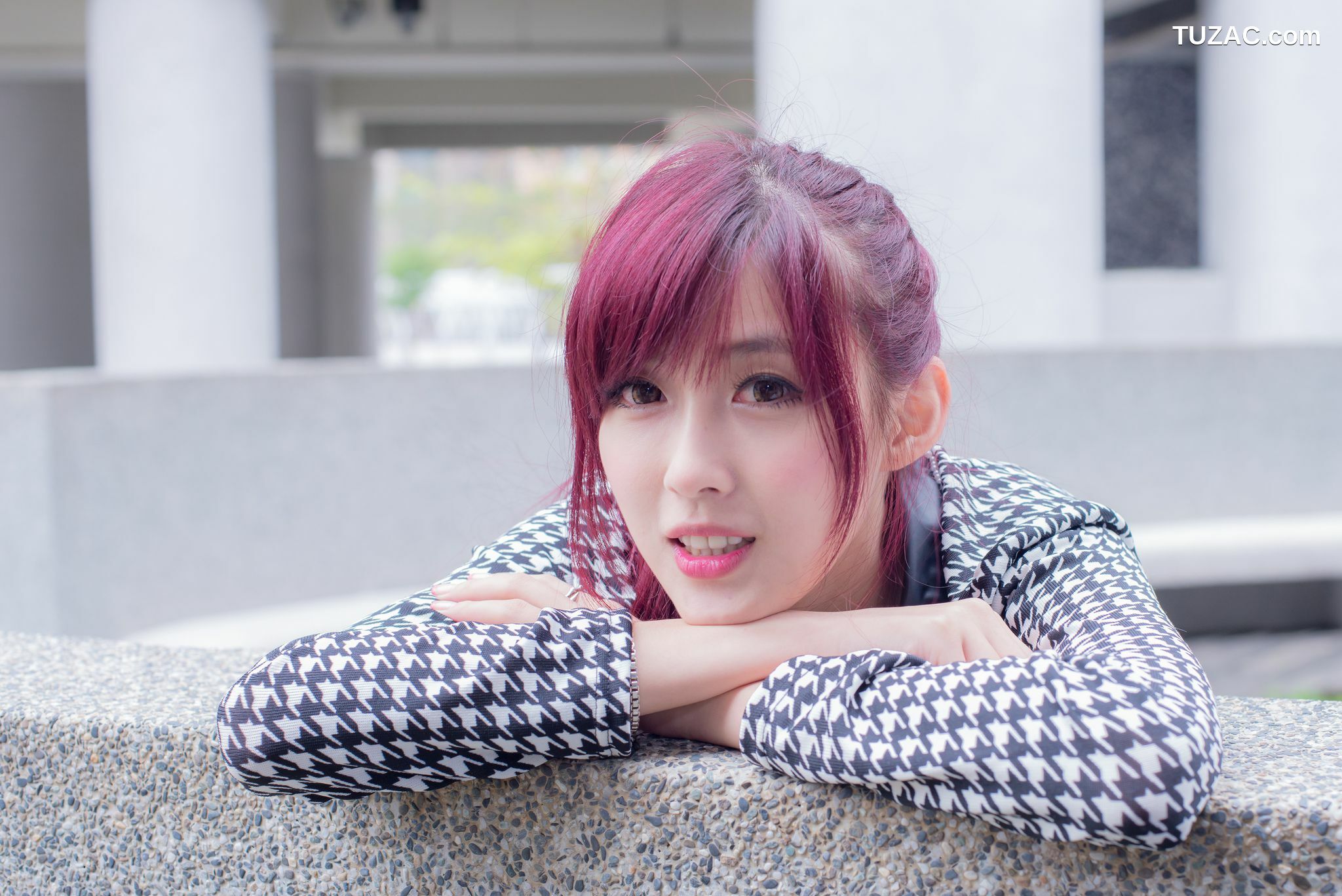 台湾正妹_廖挺伶/Kila晶晶《超短裙+长靴街拍》写真集