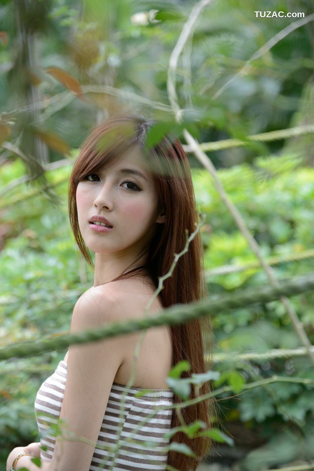 台湾正妹_廖挺伶/Kila晶晶《齐B超短裙系列》外拍写真集