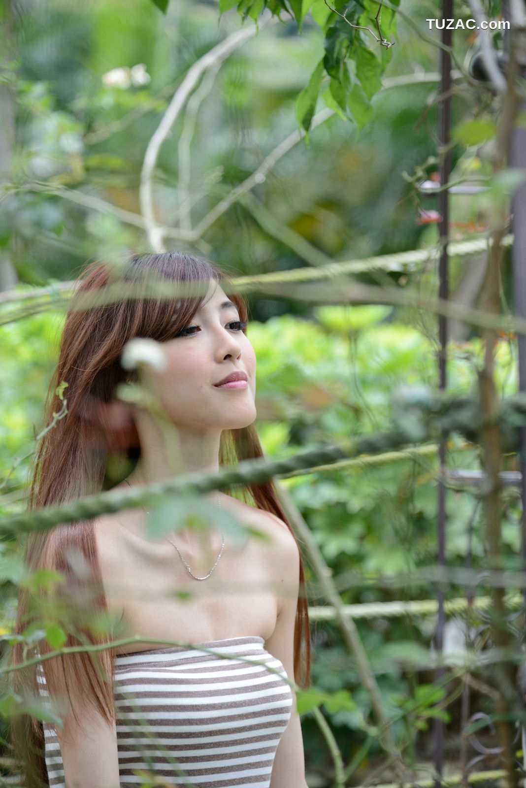 台湾正妹_廖挺伶/Kila晶晶《齐B超短裙系列》外拍写真集