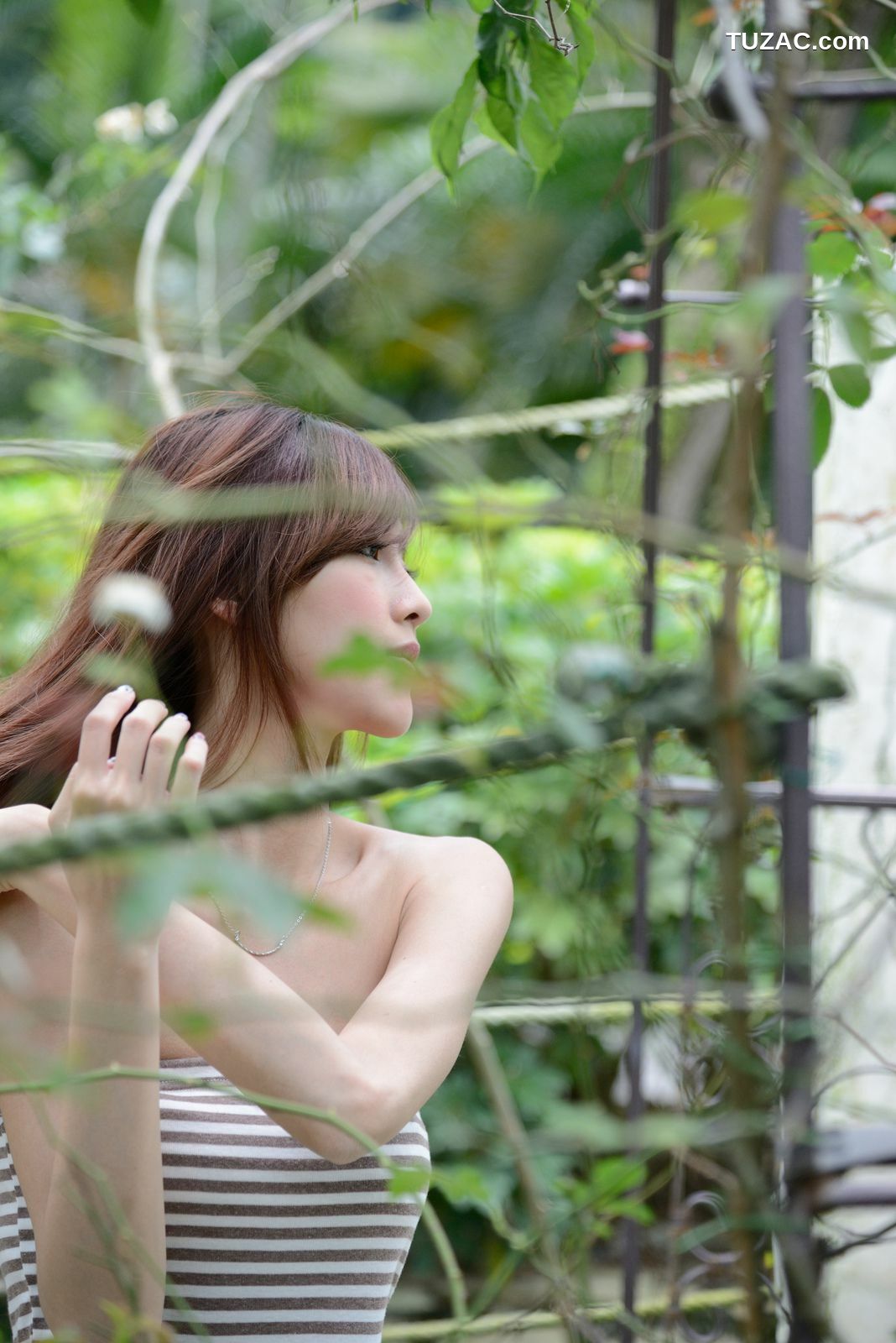 台湾正妹_廖挺伶/Kila晶晶《齐B超短裙系列》外拍写真集