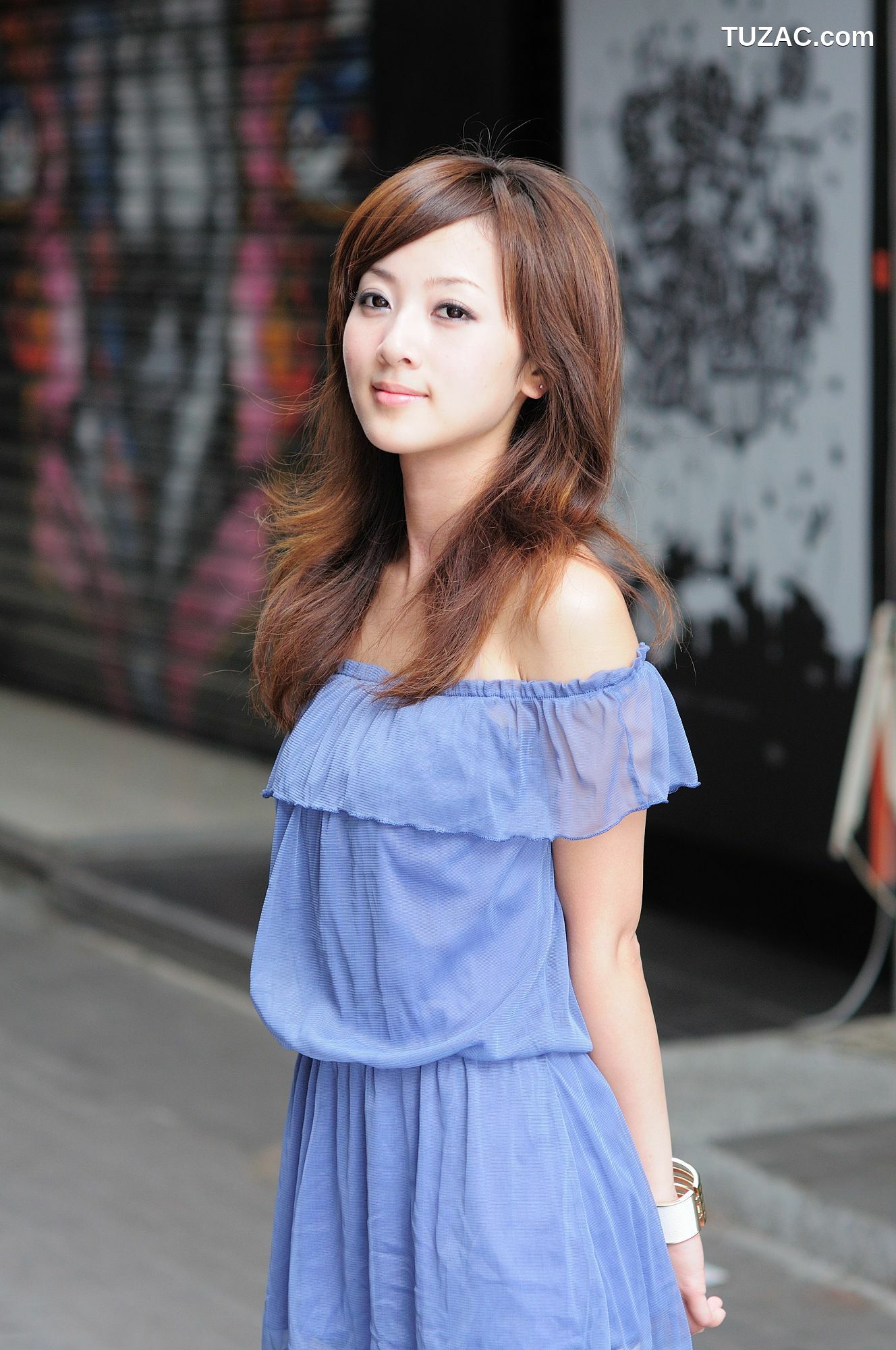 台湾正妹_张允霏/张凯洁《西門町外拍》写真集