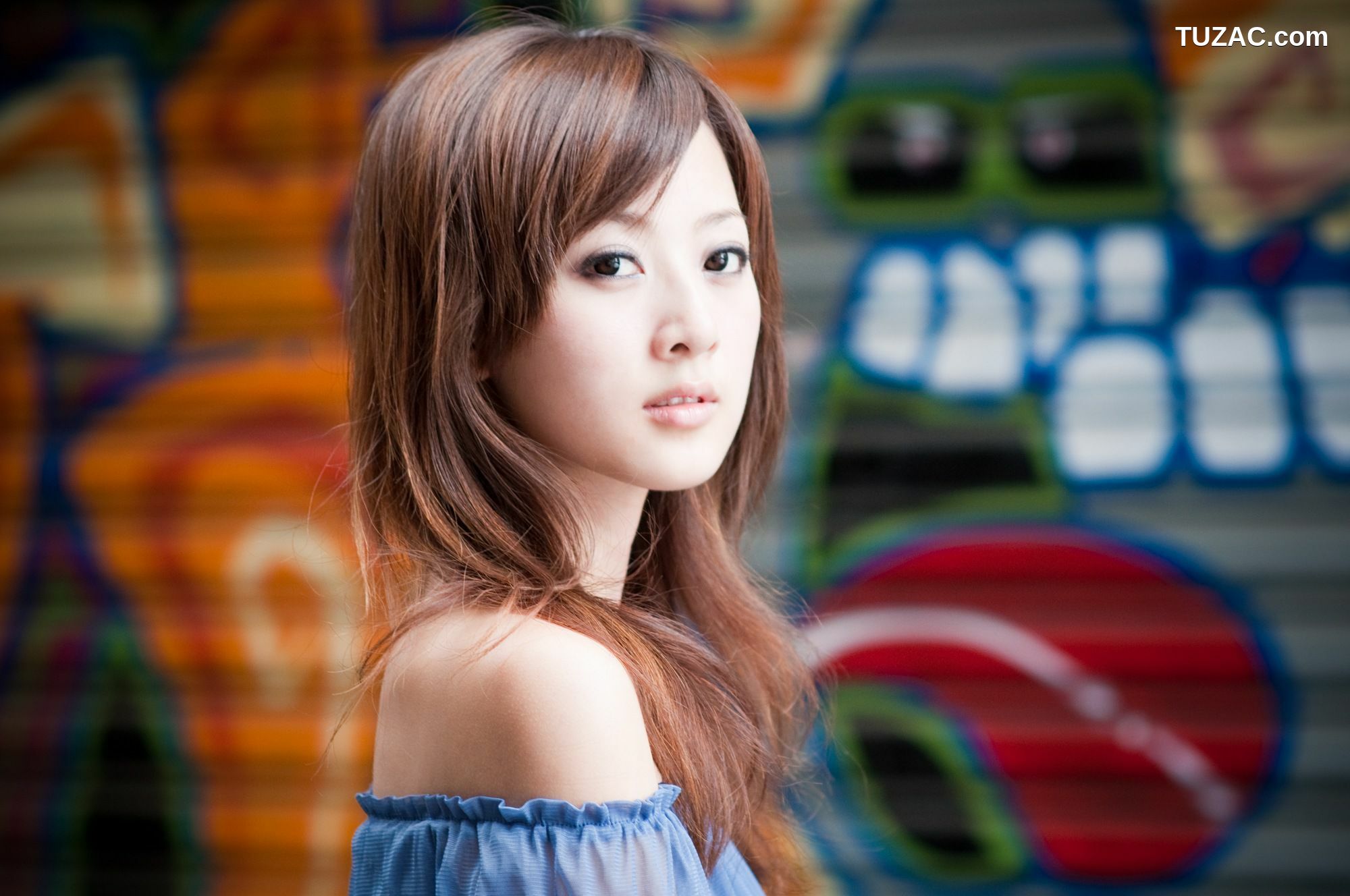 台湾正妹_张允霏/张凯洁《西門町外拍》写真集