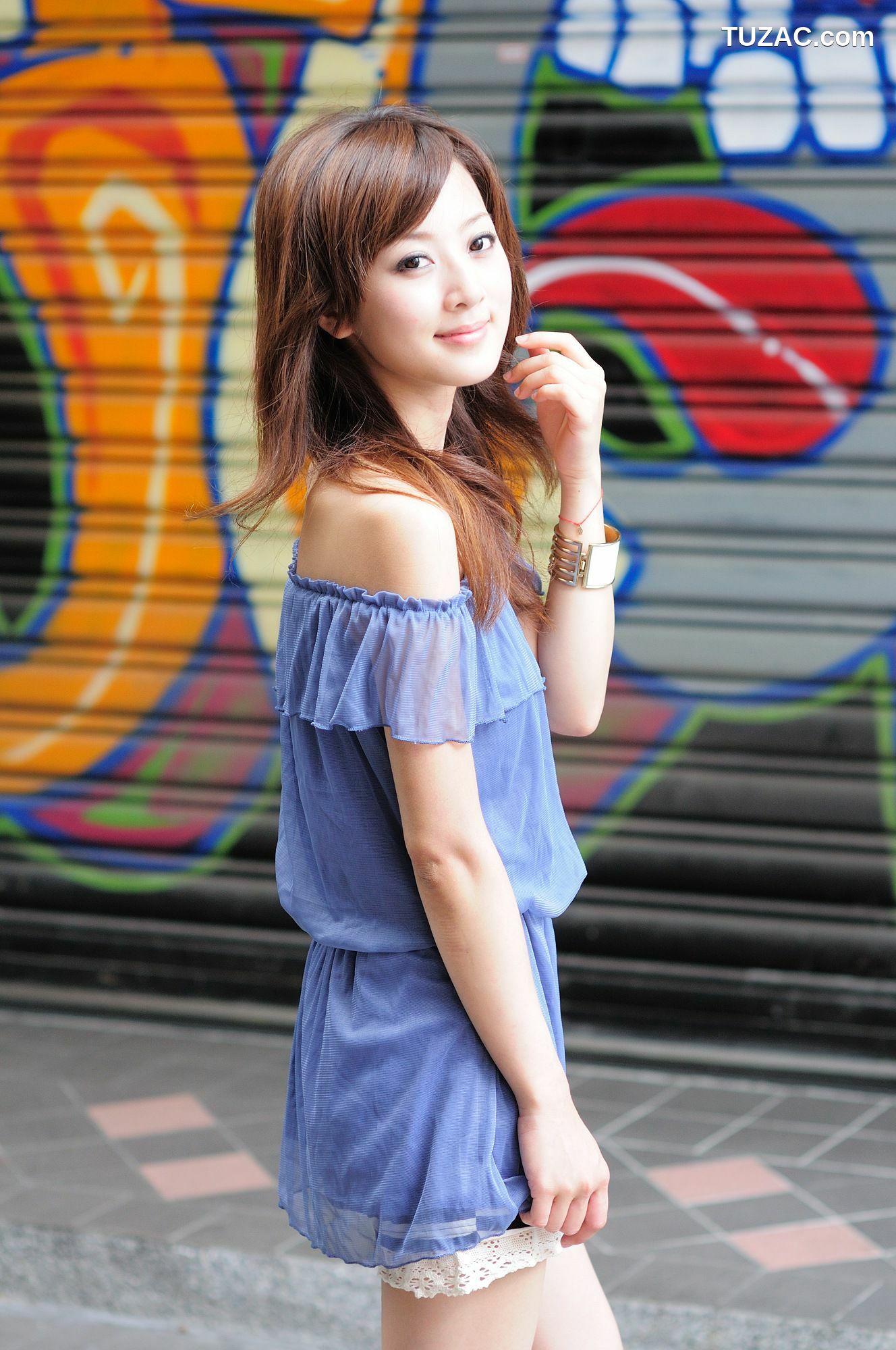 台湾正妹_张允霏/张凯洁《西門町外拍》写真集