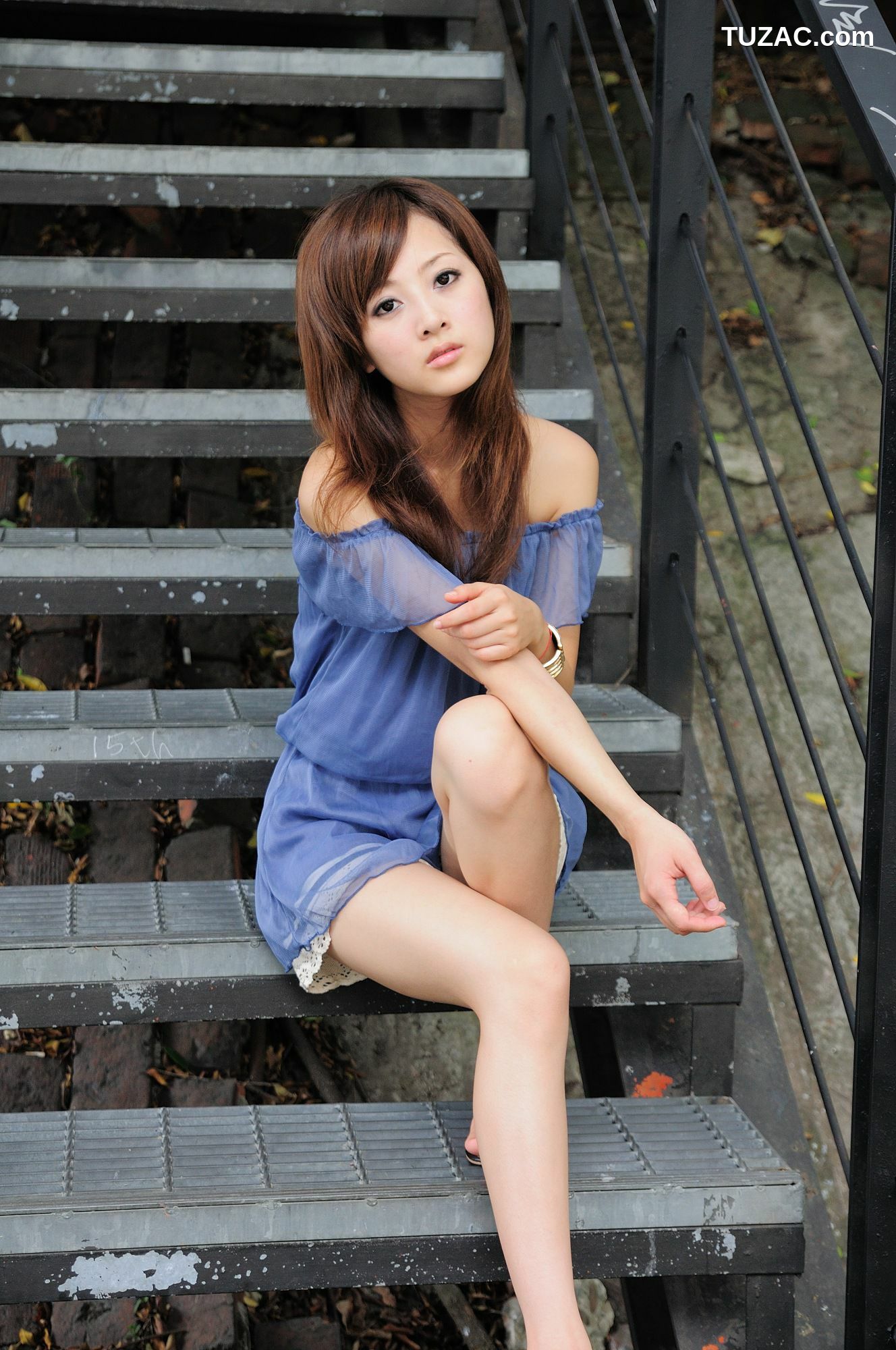 台湾正妹_张允霏/张凯洁《西門町外拍》写真集