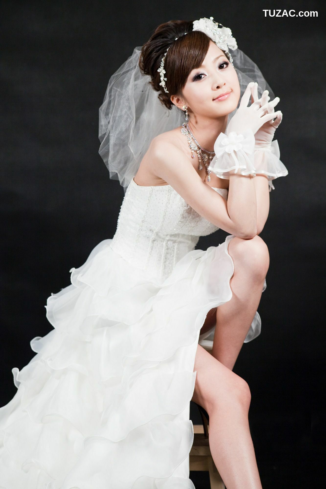 台湾正妹_张允霏/果子MM《創意婚紗潮流風》写真集