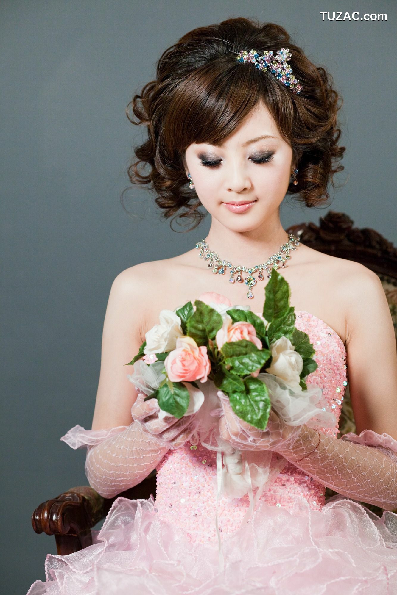 台湾正妹_张允霏/果子MM《創意婚紗潮流風》写真集