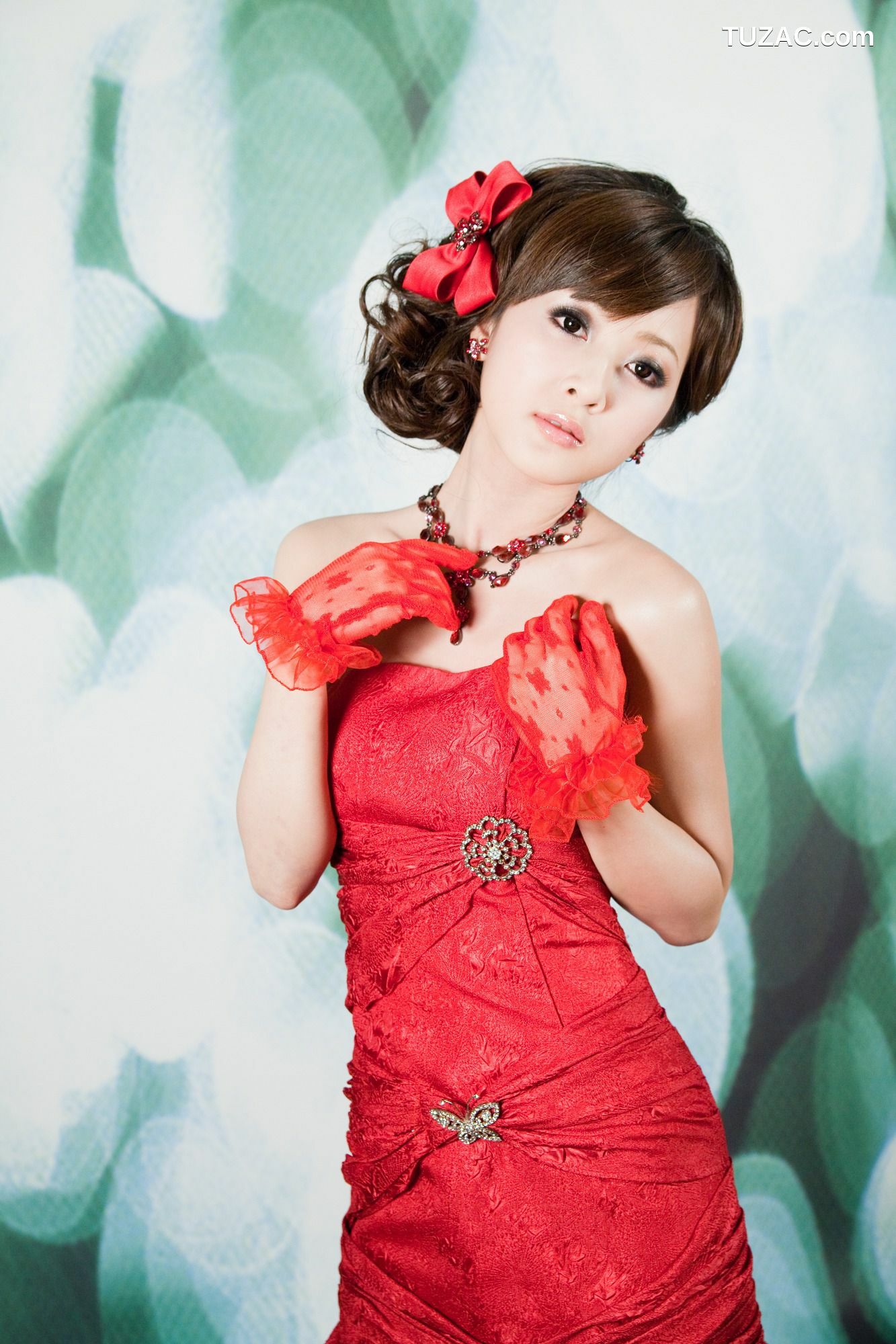 台湾正妹_张允霏/果子MM《創意婚紗潮流風》写真集