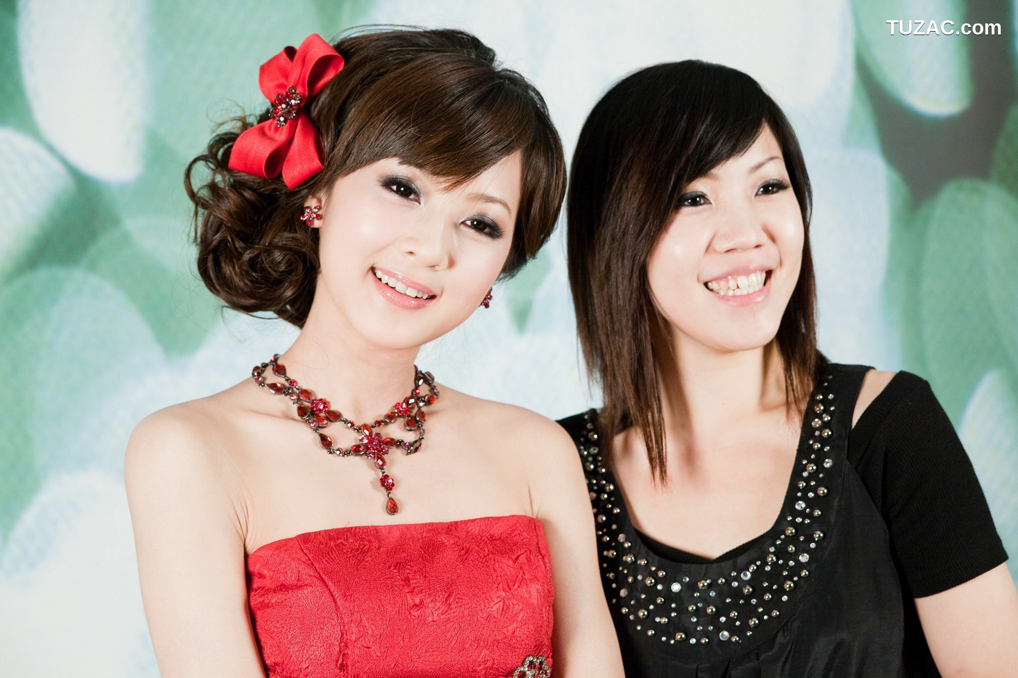 台湾正妹_张允霏/果子MM《創意婚紗潮流風》写真集