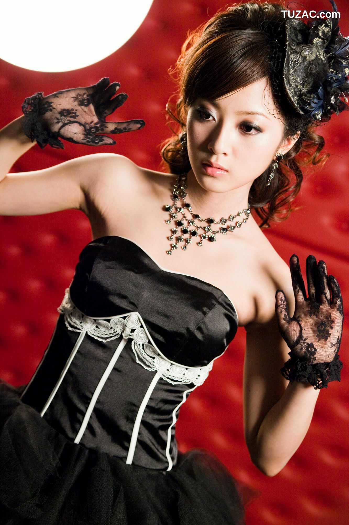 台湾正妹_张允霏/果子MM《創意婚紗潮流風》写真集