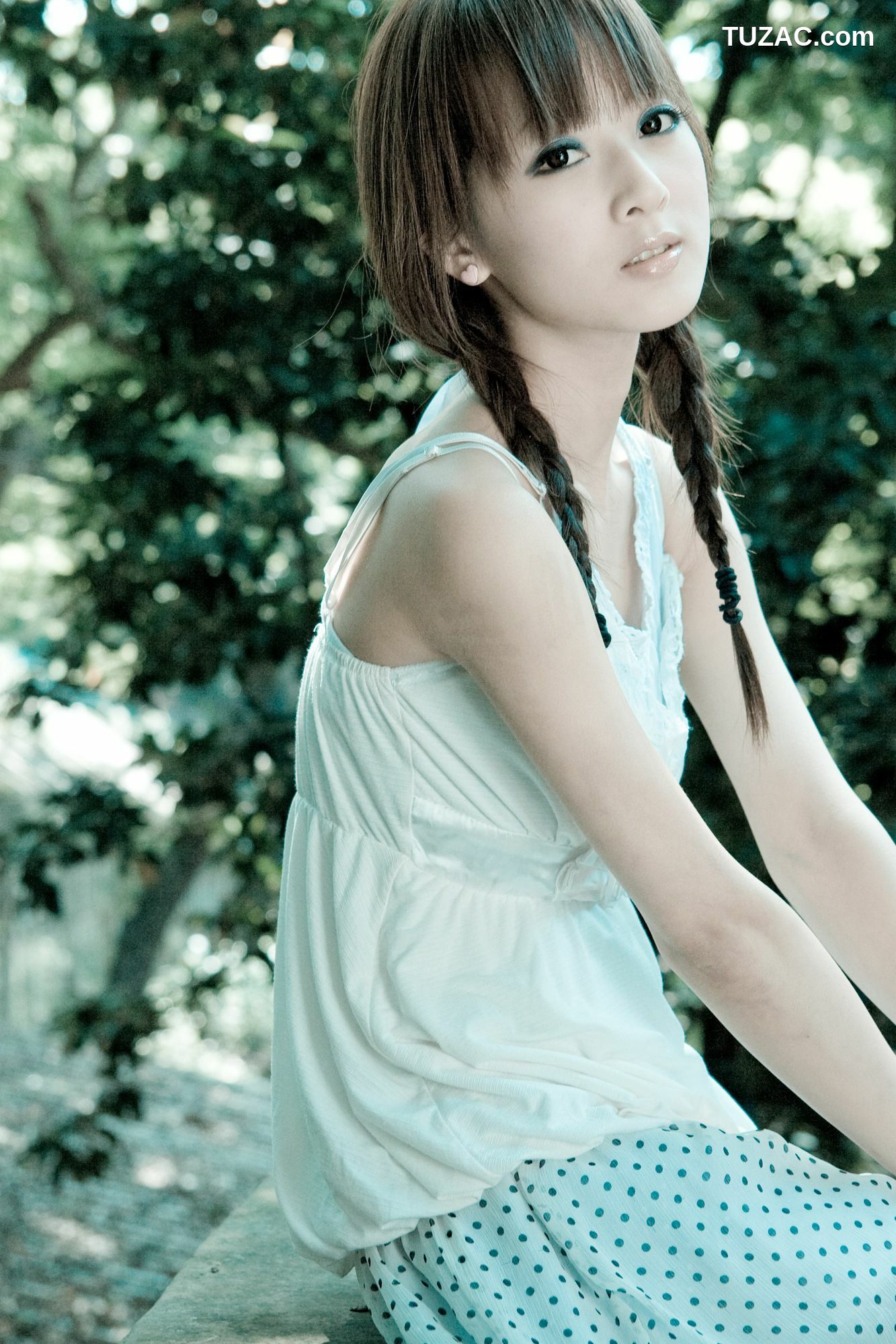 台湾正妹_张允霏/果子MM《台大外拍》第3部 写真集