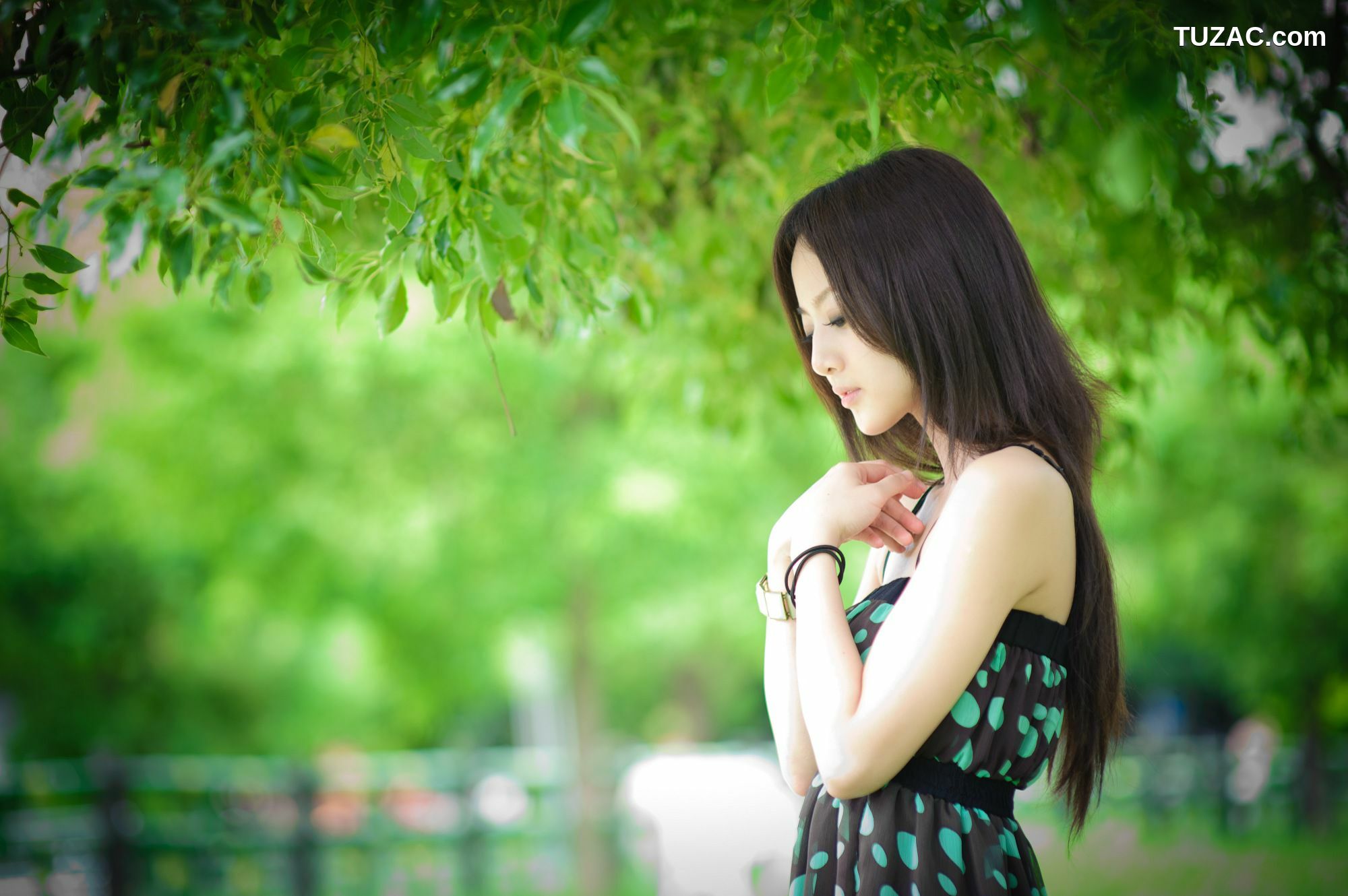 台湾正妹_张允霏/果子MM《永和四號公園外拍》写真集