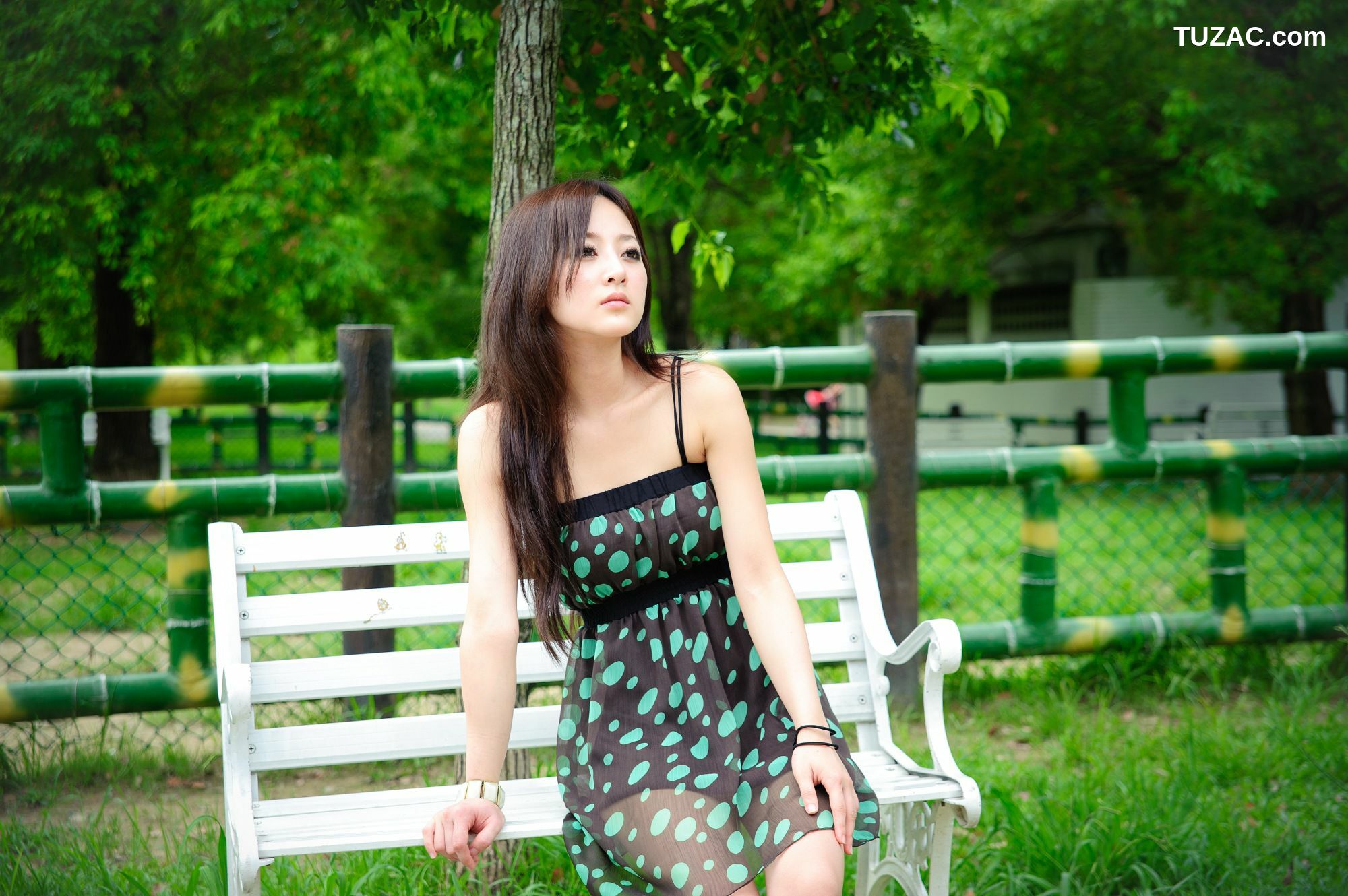 台湾正妹_张允霏/果子MM《永和四號公園外拍》写真集