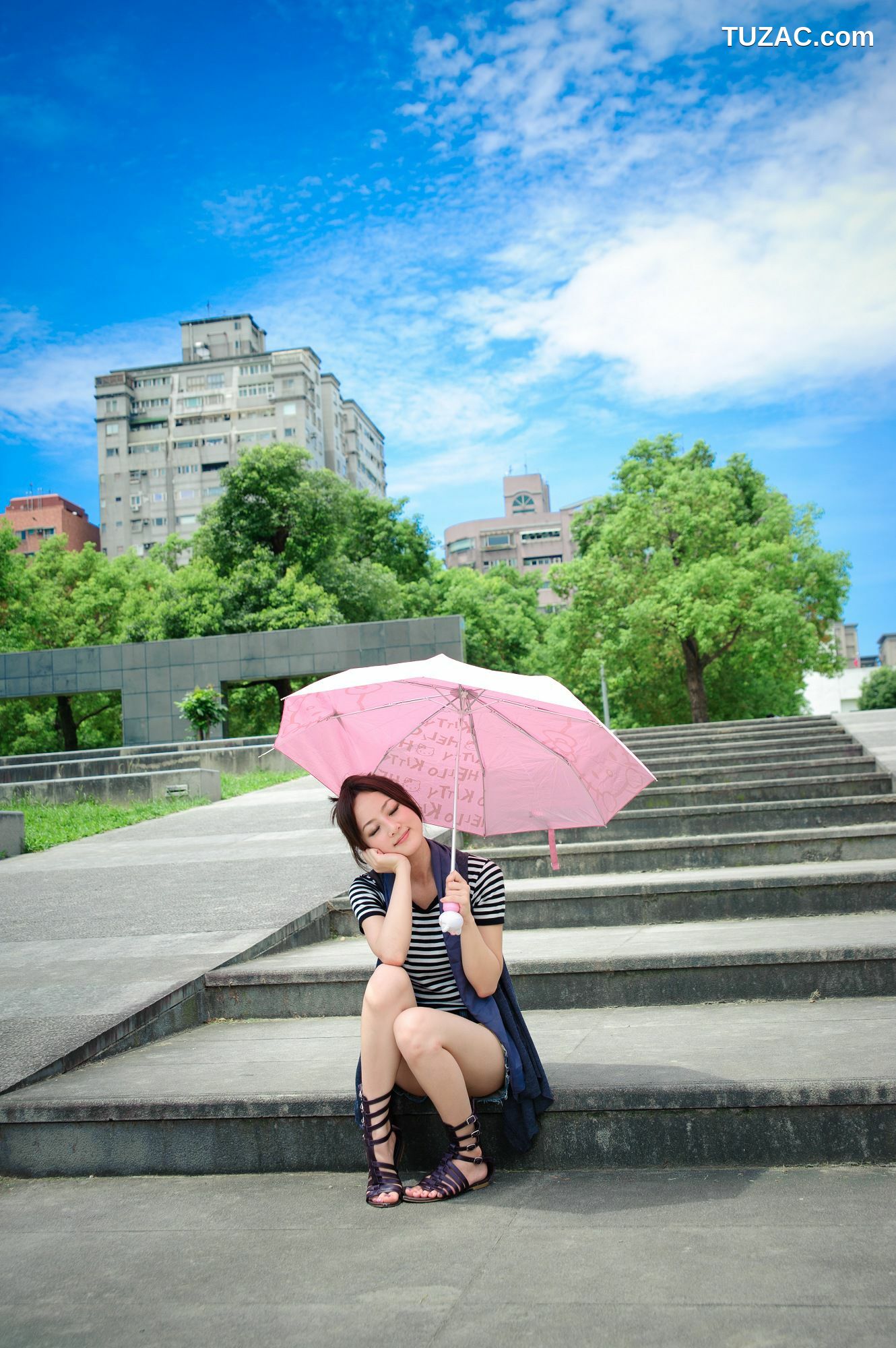 台湾正妹_张允霏/果子MM《永和四號公園外拍》写真集