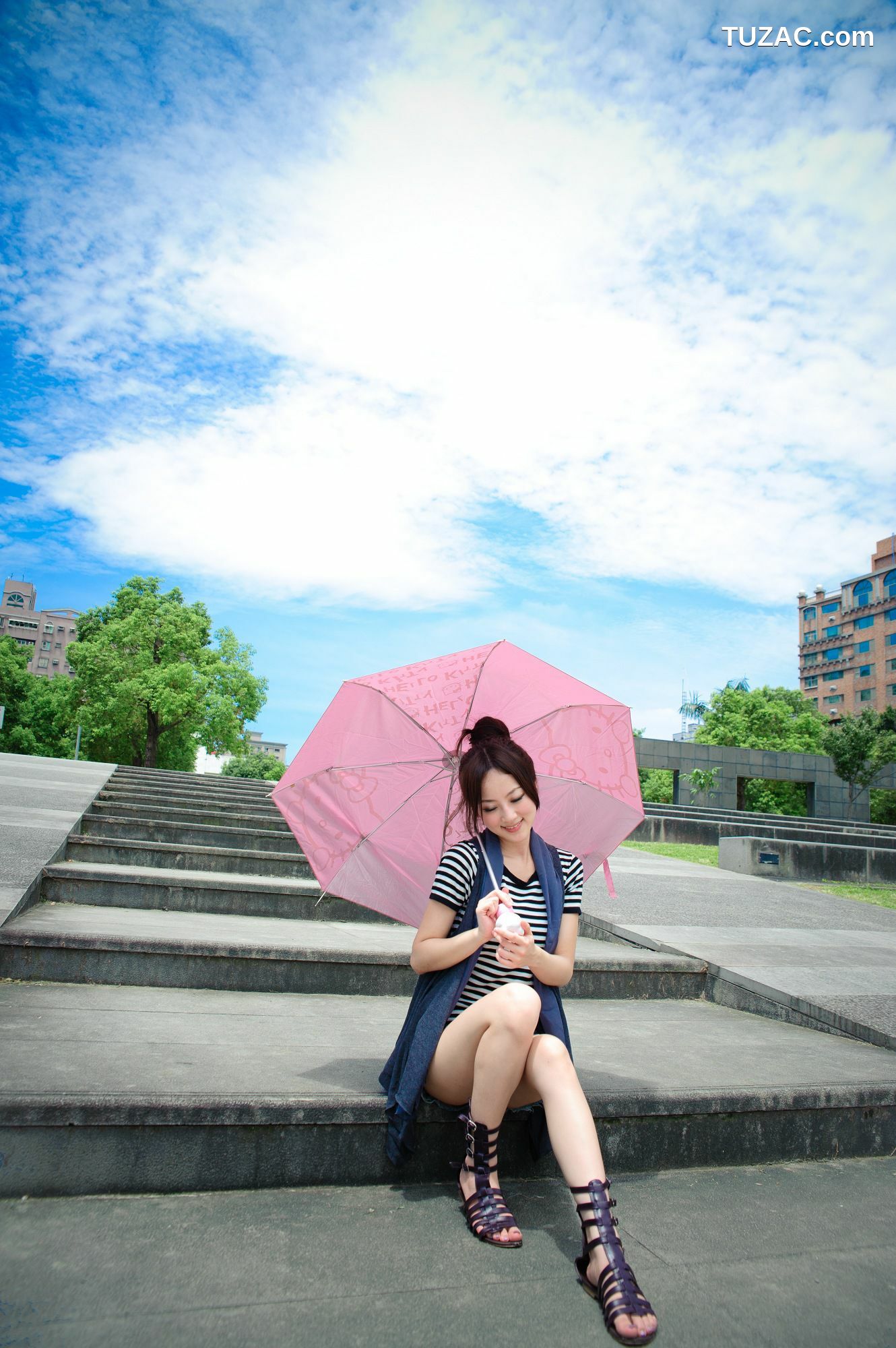 台湾正妹_张允霏/果子MM《永和四號公園外拍》写真集