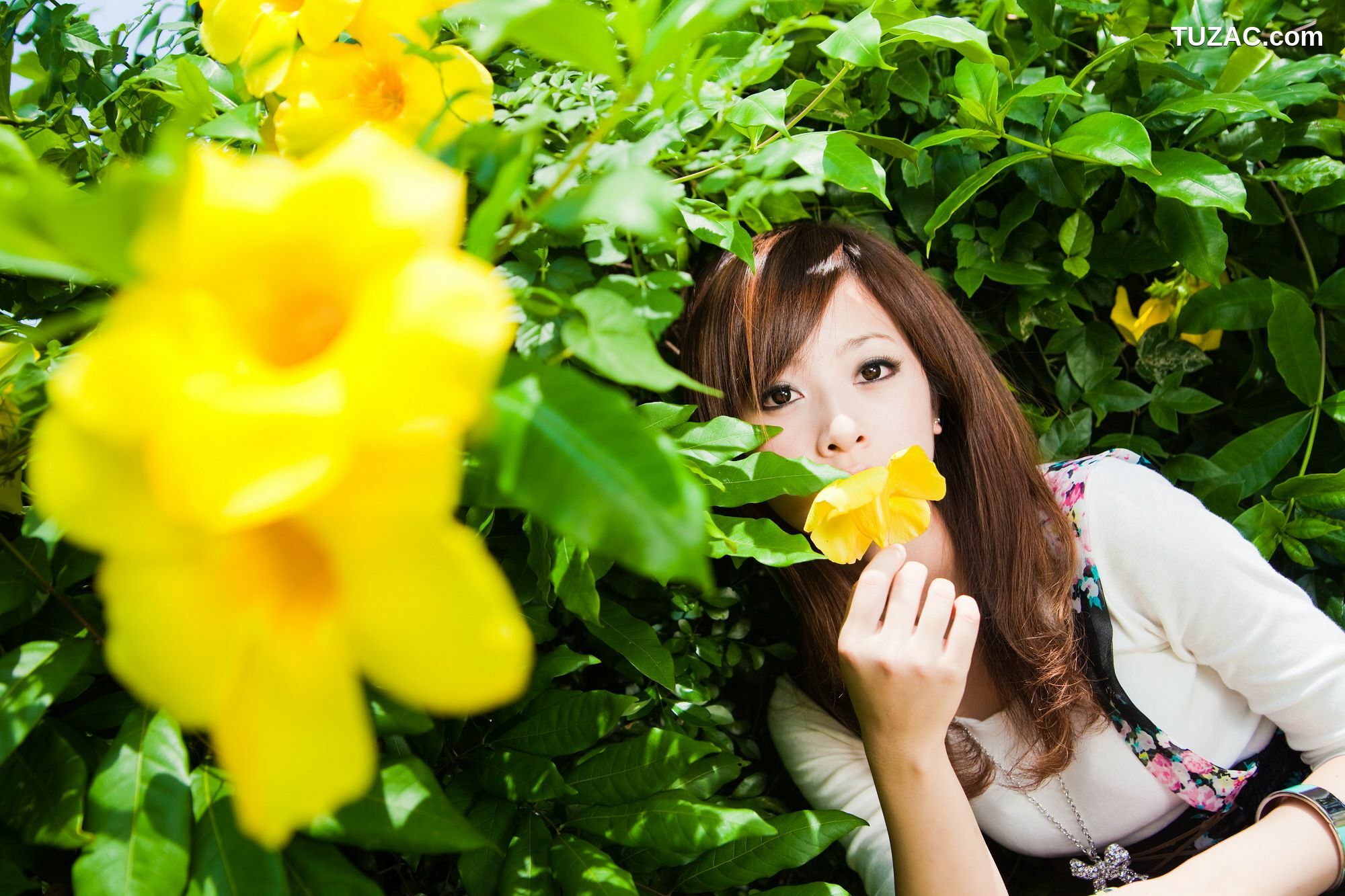 台湾正妹_张凯洁/Mikako《中興新村外拍》写真集