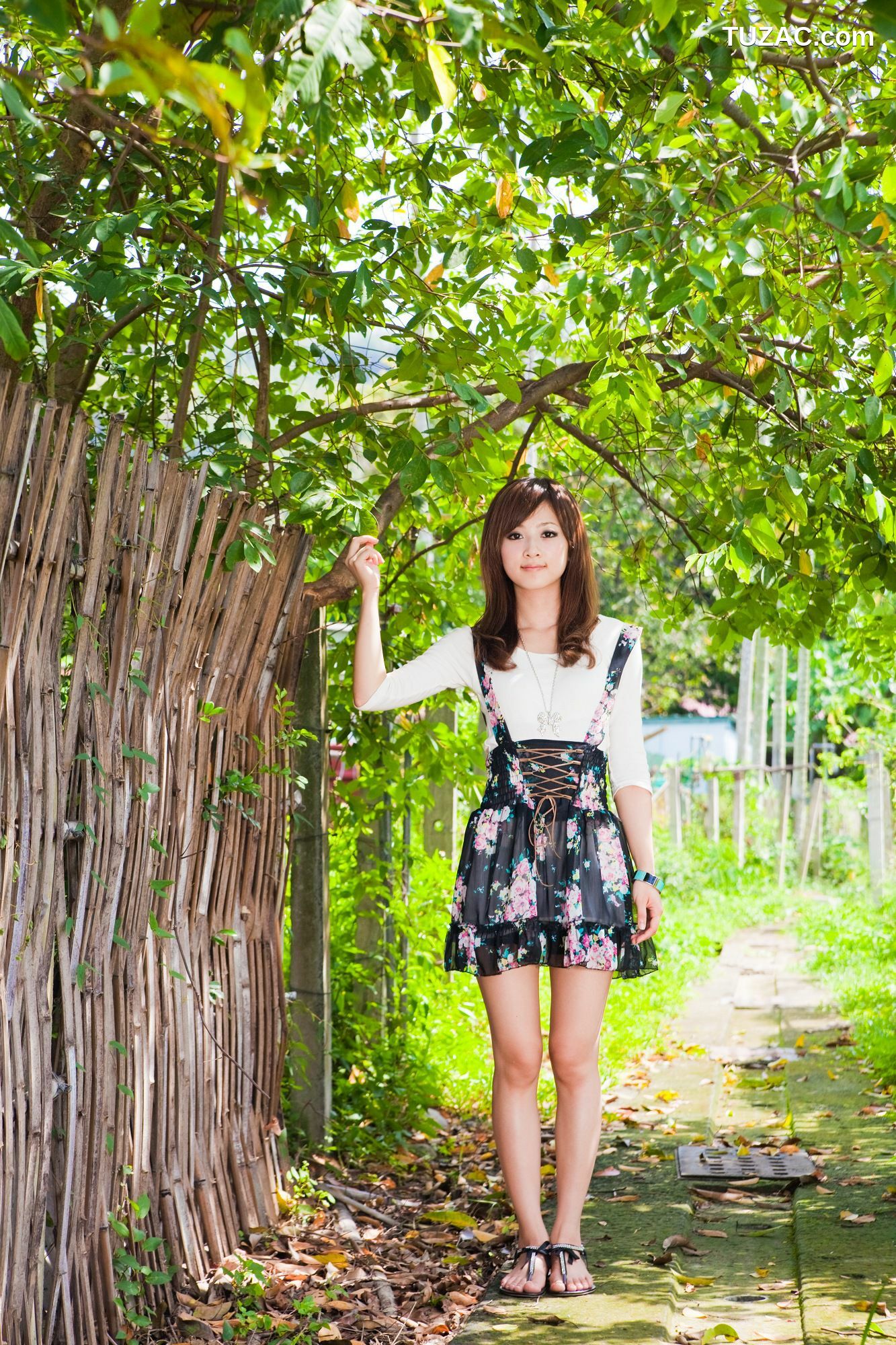 台湾正妹_张凯洁/Mikako《中興新村外拍》写真集