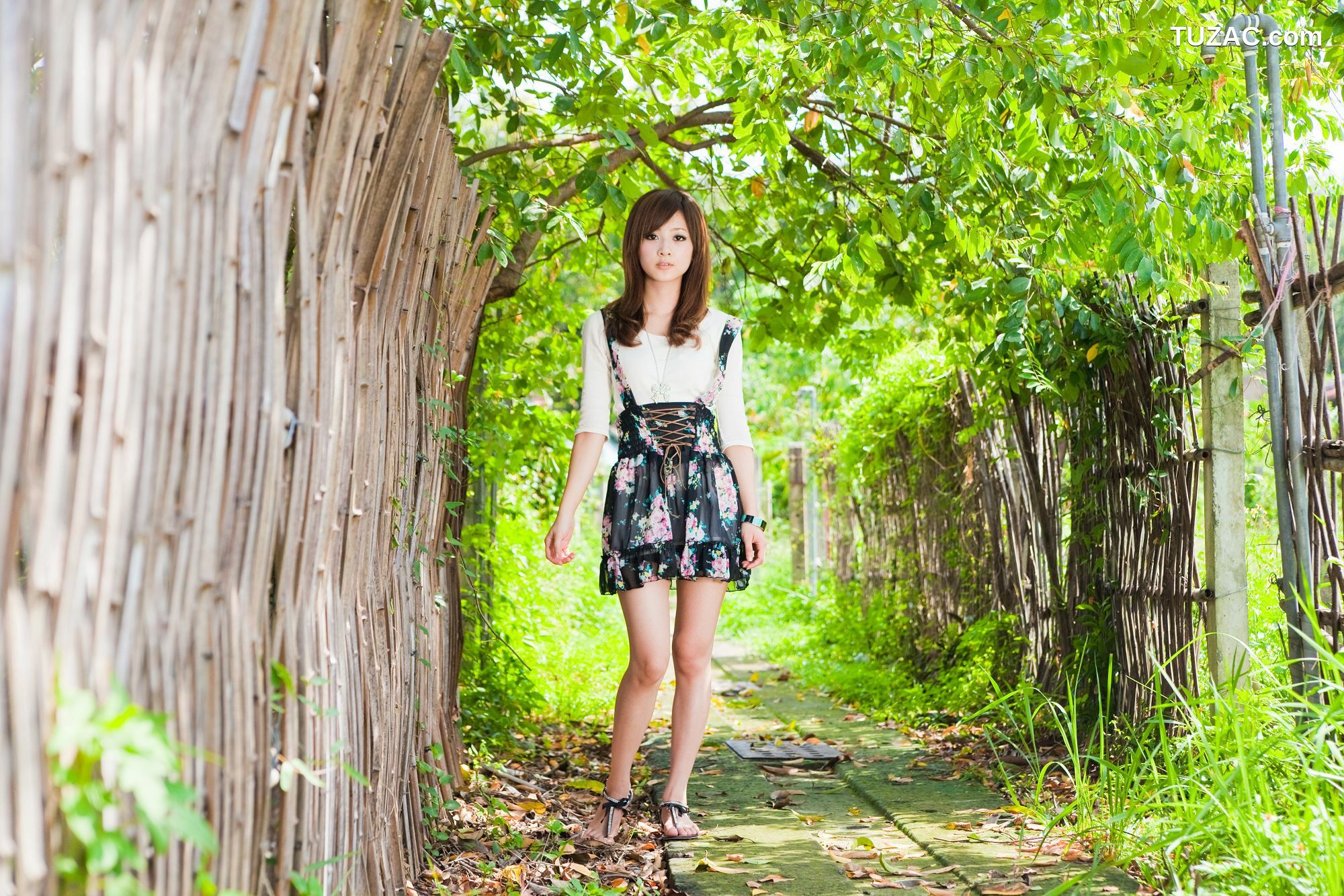 台湾正妹_张凯洁/Mikako《中興新村外拍》写真集