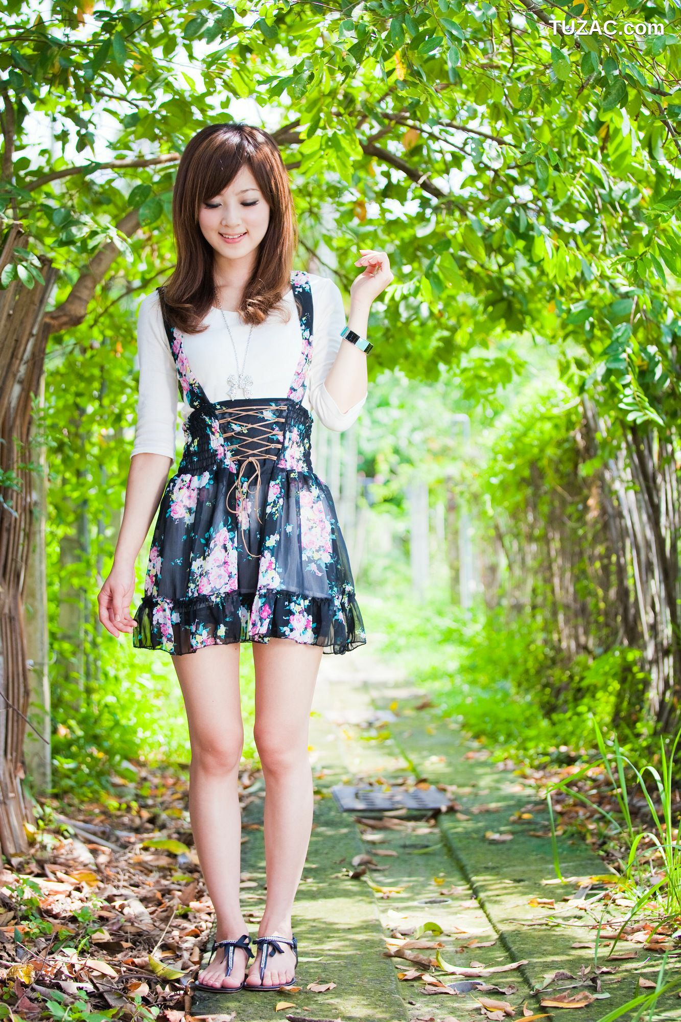 台湾正妹_张凯洁/Mikako《中興新村外拍》写真集