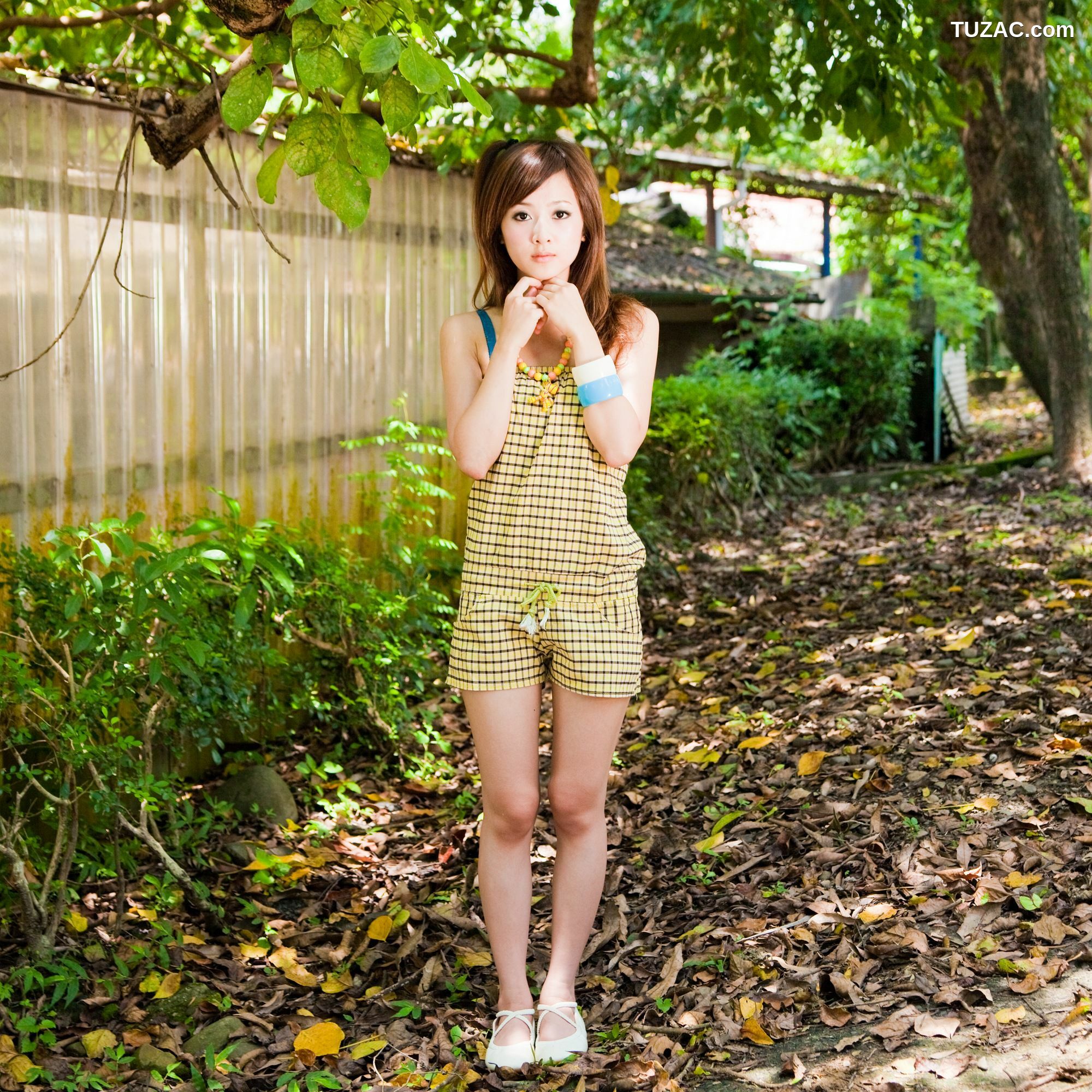 台湾正妹_张凯洁/Mikako《中興新村外拍》写真集