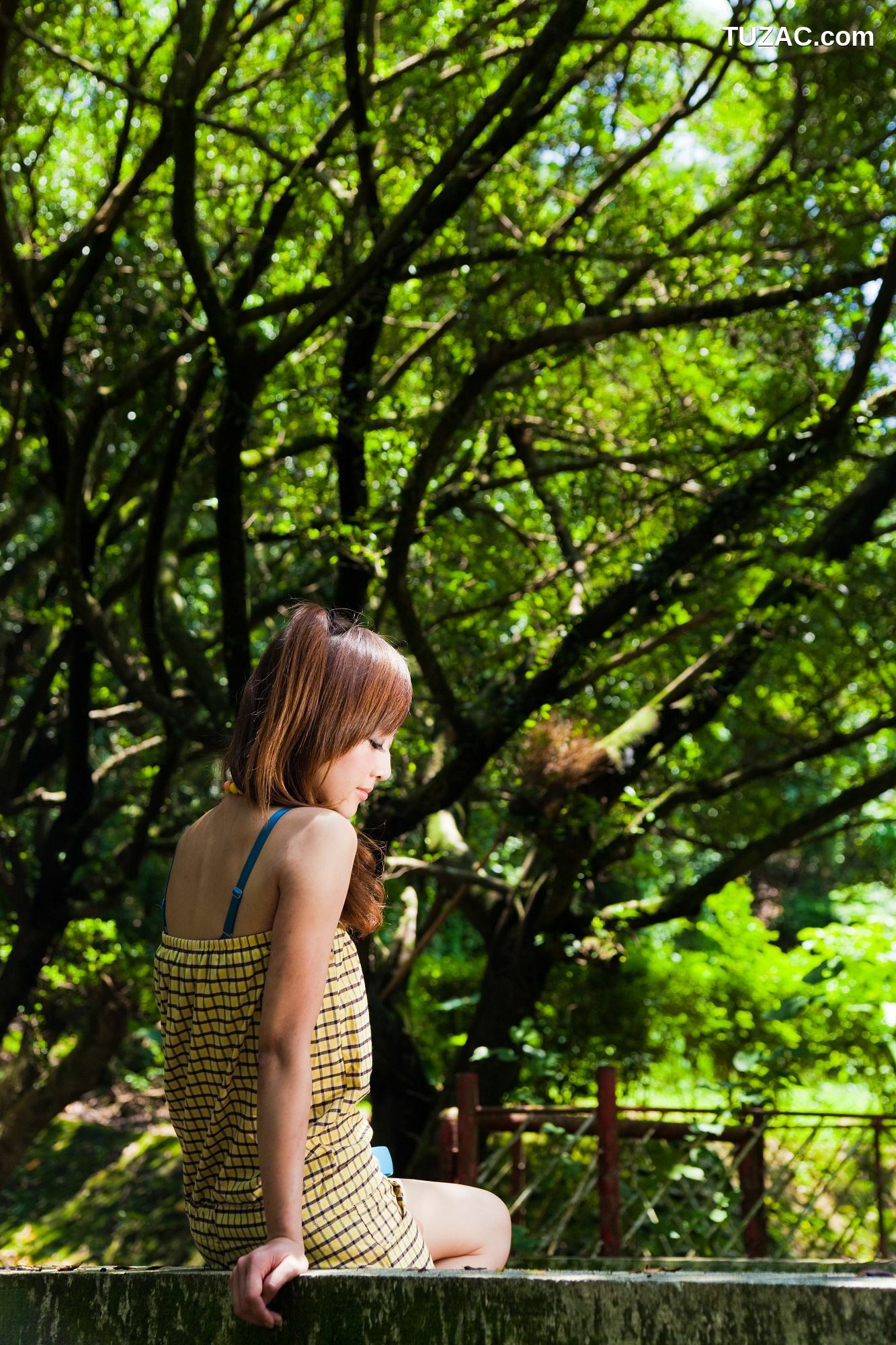 台湾正妹_张凯洁/Mikako《中興新村外拍》写真集