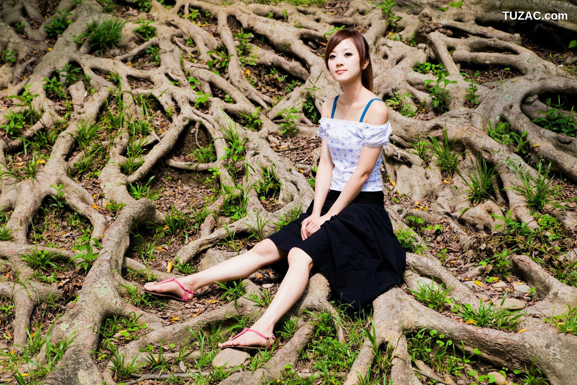 台湾正妹_张凯洁/Mikako《中興新村外拍》写真集