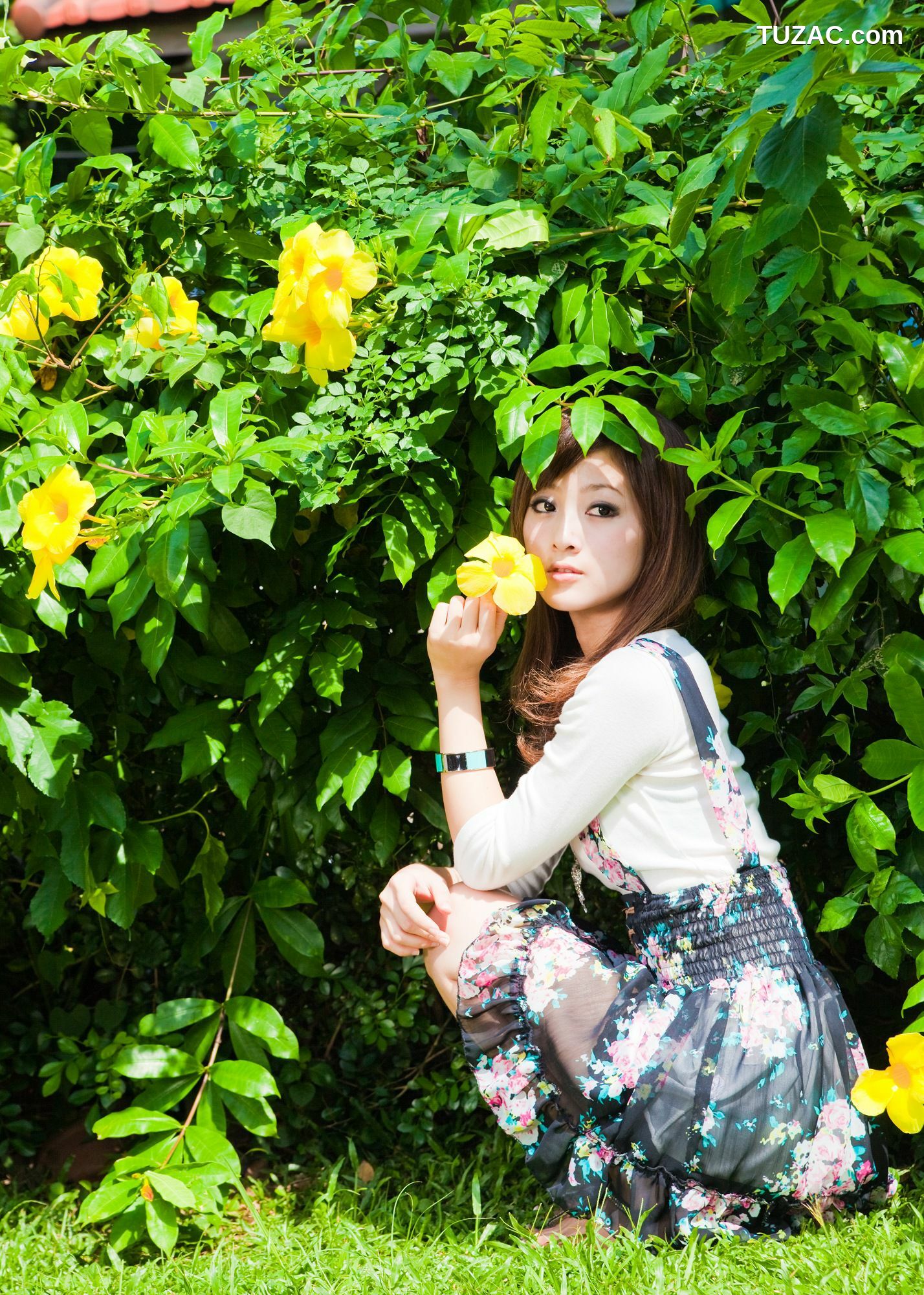 台湾正妹_张凯洁/Mikako《中興新村外拍》写真集