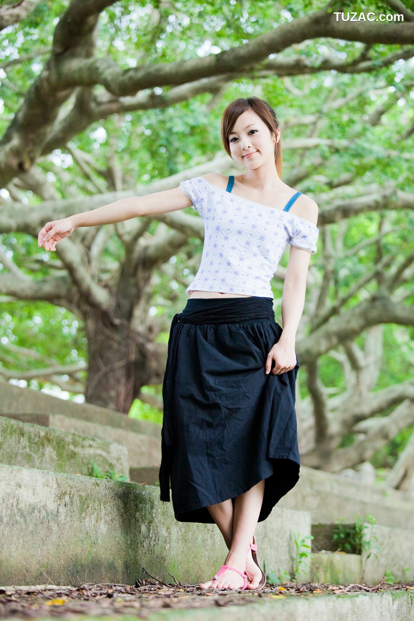 台湾正妹_张凯洁/Mikako《中興新村外拍》写真集