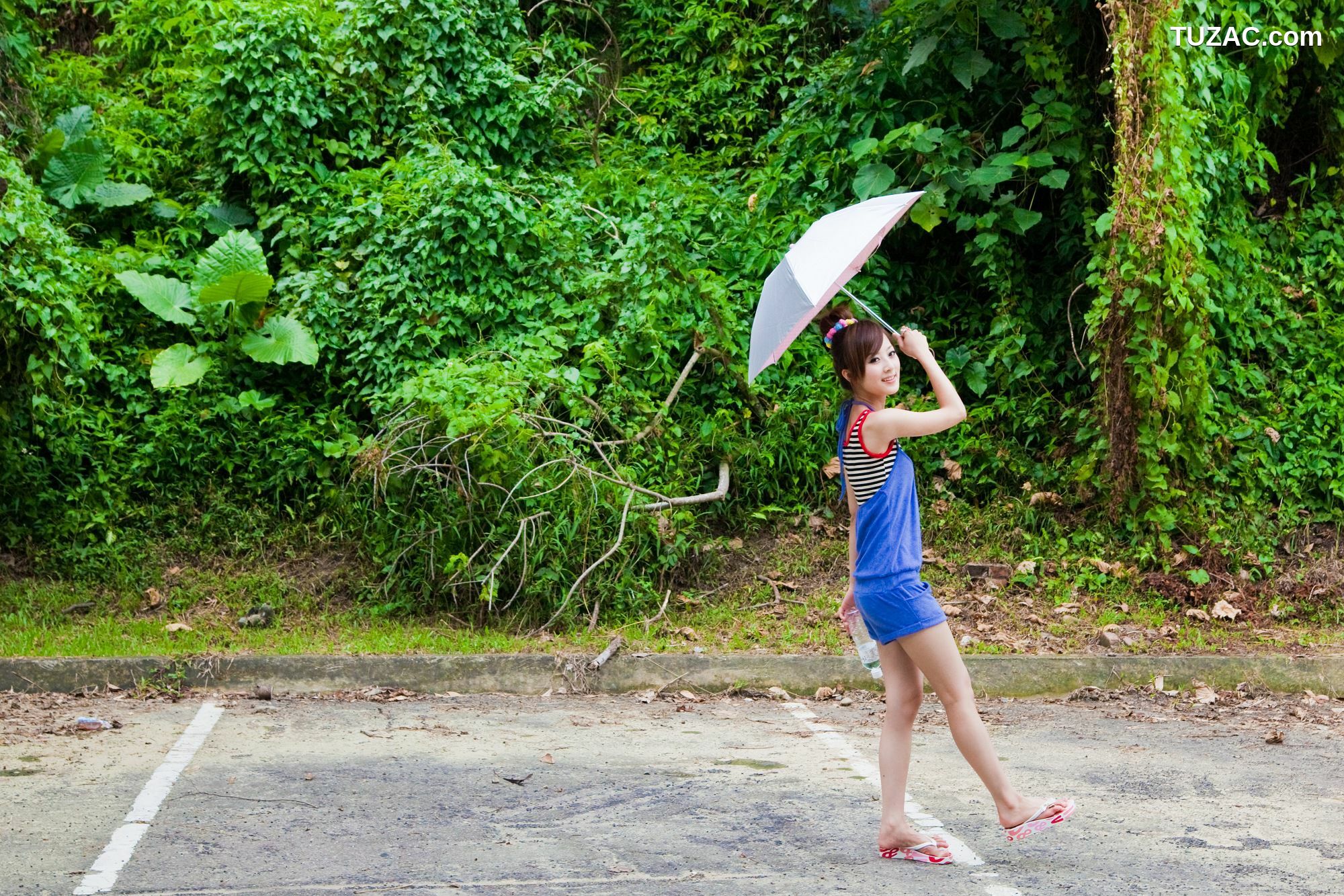 台湾正妹_张凯洁/Mikako《中興新村外拍》写真集