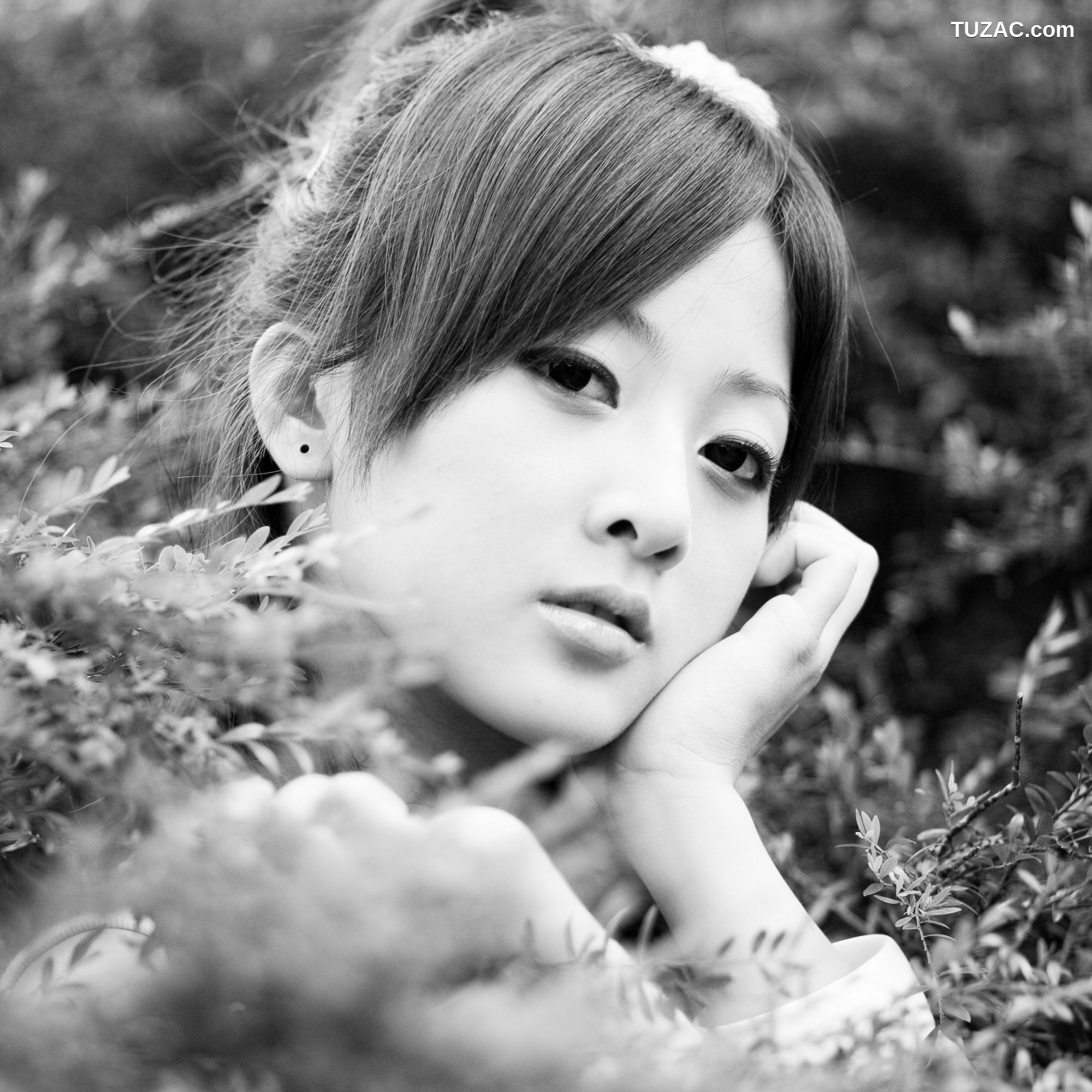 台湾正妹_张凯洁/张允霏《士林官邸外拍》写真集