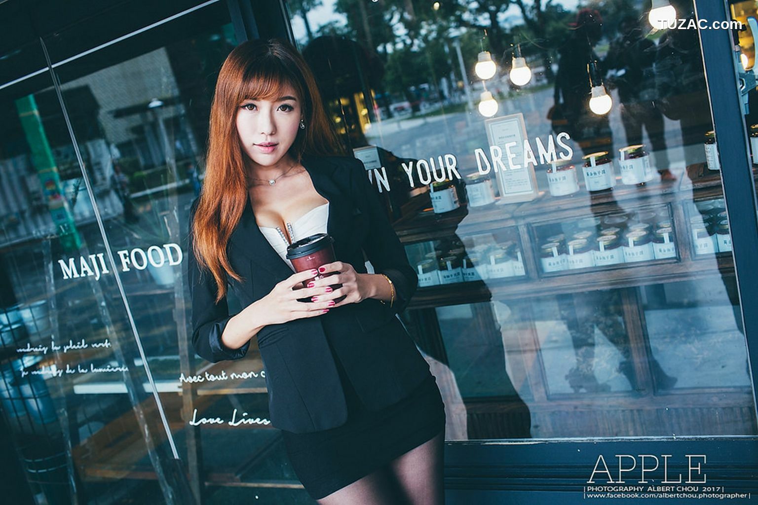 台湾正妹_张闵净《街拍黑丝OL女神》 写真集[60P]