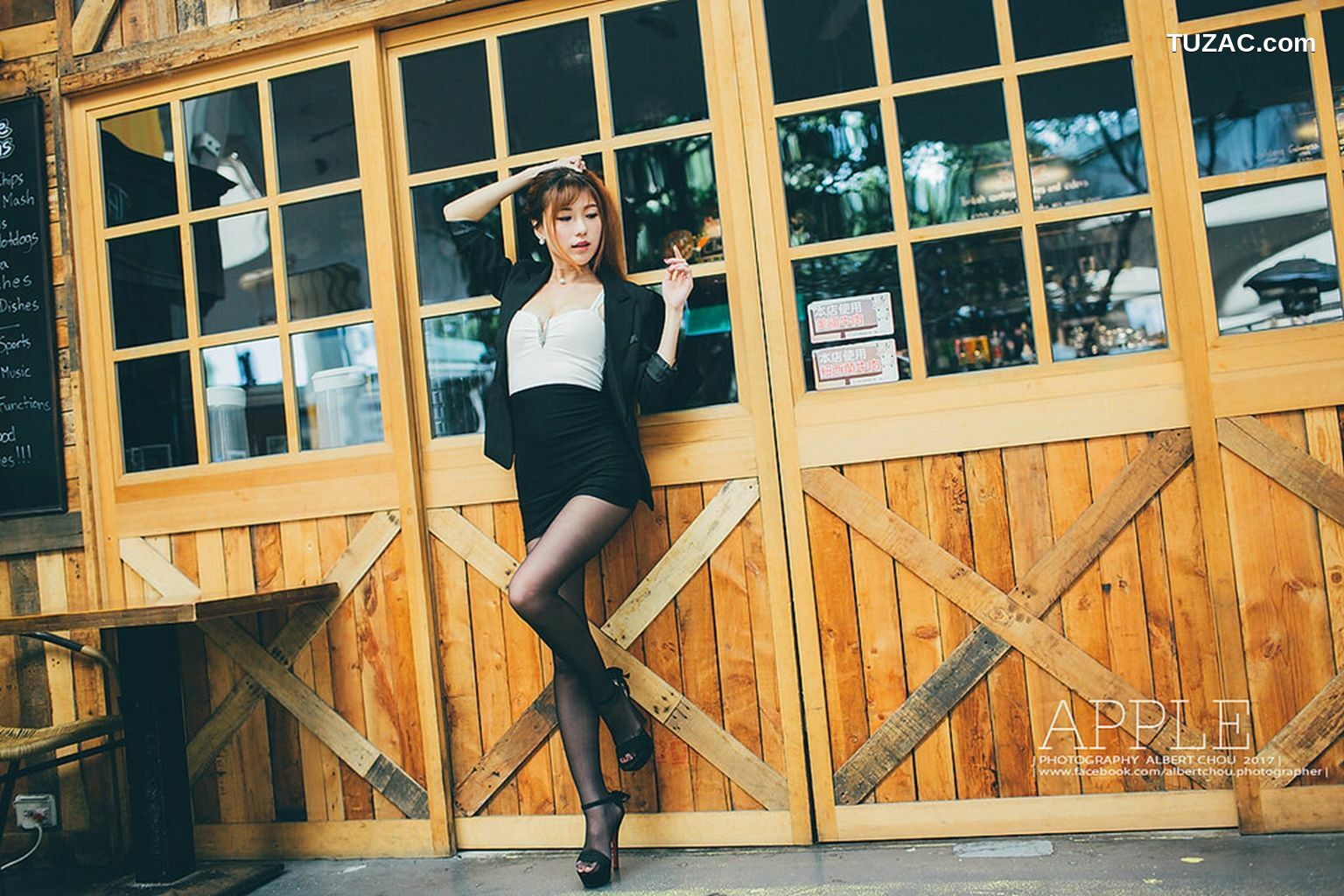 台湾正妹_张闵净《街拍黑丝OL女神》 写真集[60P]