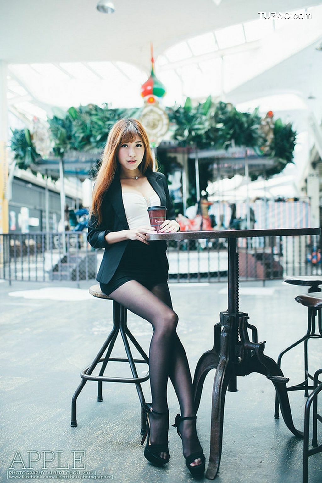 台湾正妹_张闵净《街拍黑丝OL女神》 写真集[60P]