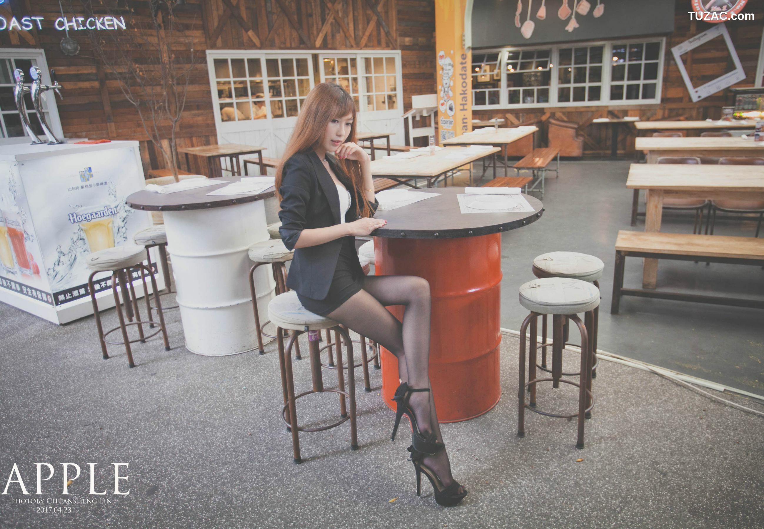 台湾正妹_张闵净《街拍黑丝OL女神》 写真集[60P]