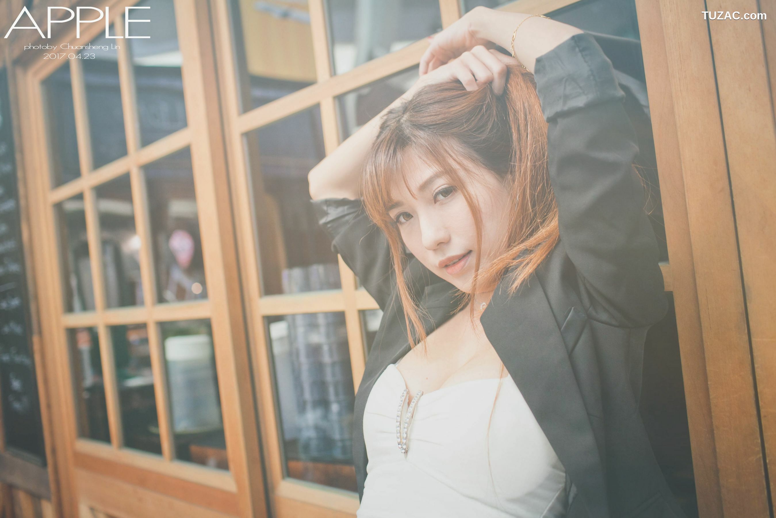 台湾正妹_张闵净《街拍黑丝OL女神》 写真集[60P]