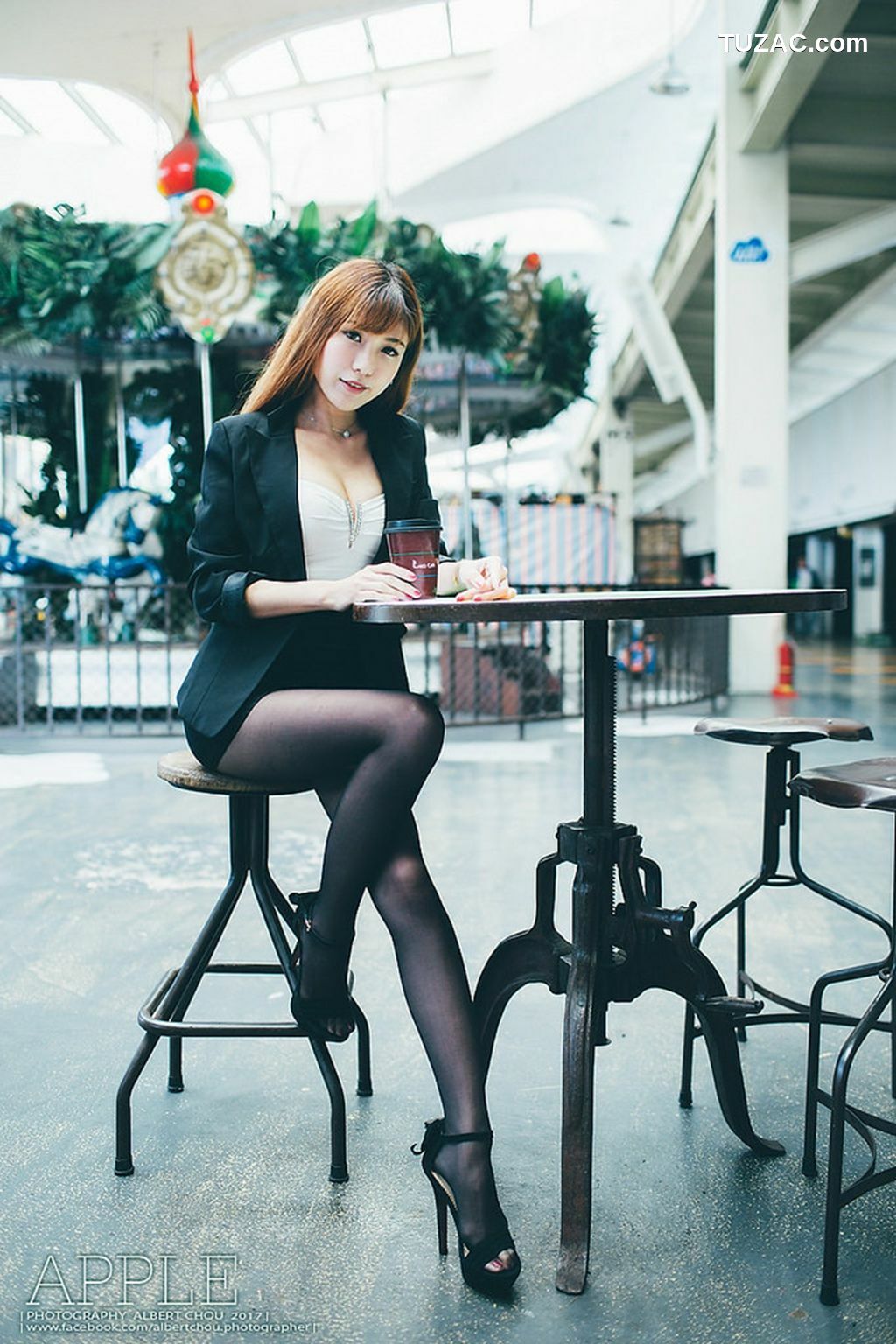 台湾正妹_张闵净《街拍黑丝OL女神》 写真集[60P]