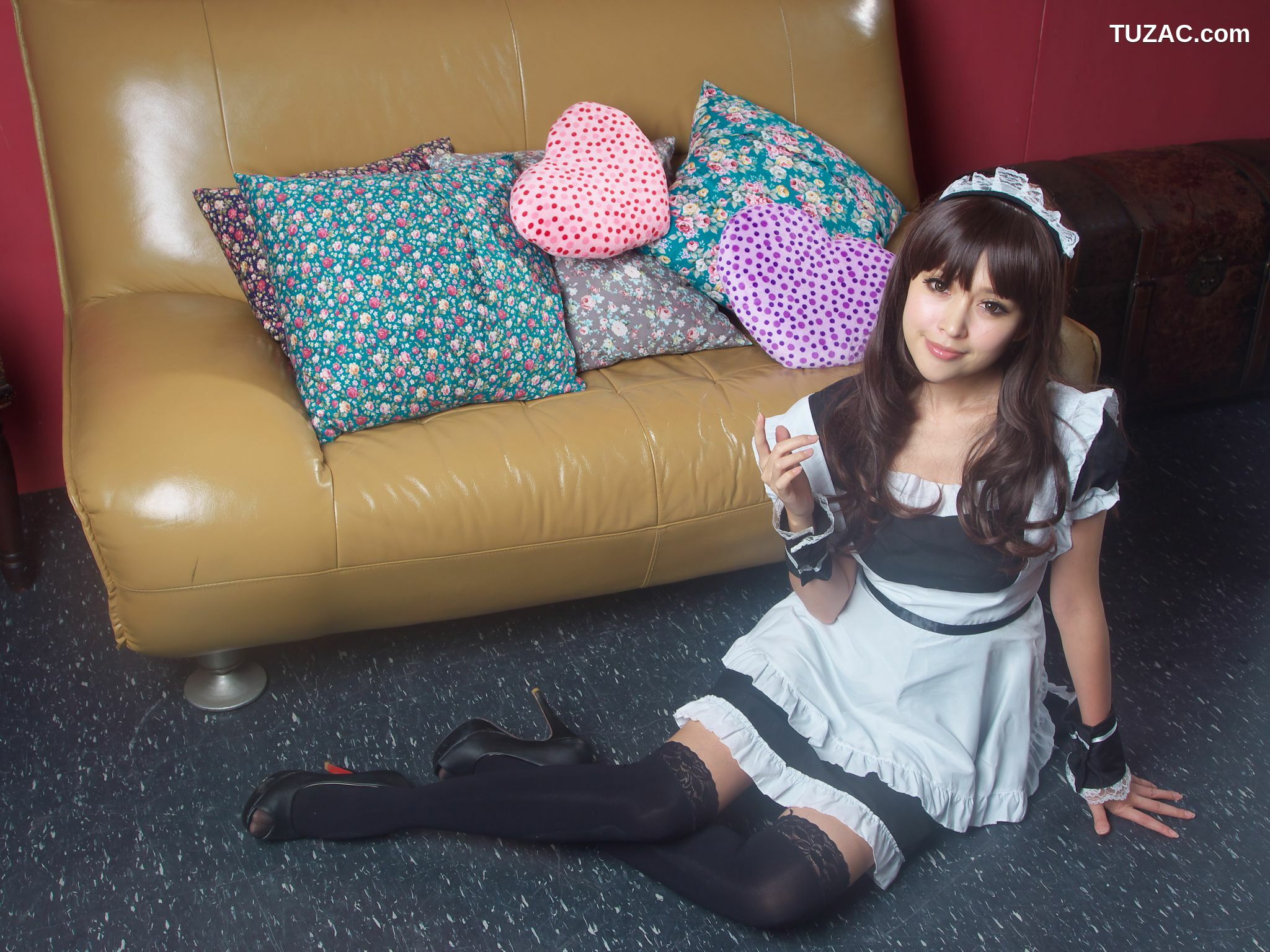 台湾正妹_杜可薇Avy《长筒袜黑丝女仆装系列》写真集