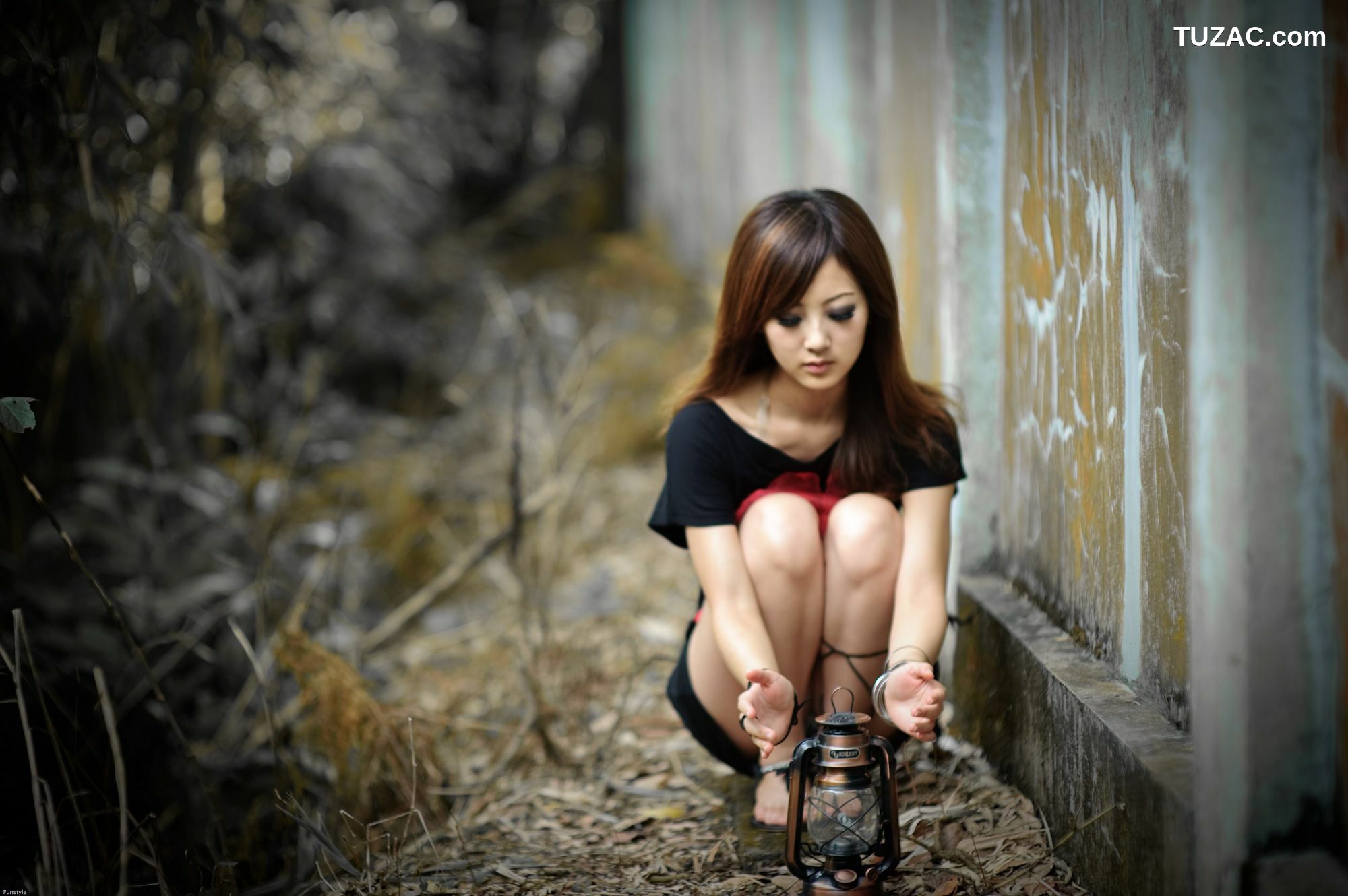 台湾正妹_果子MM/Mikako《白色圓舞曲 + 黑色執念》外拍写真集