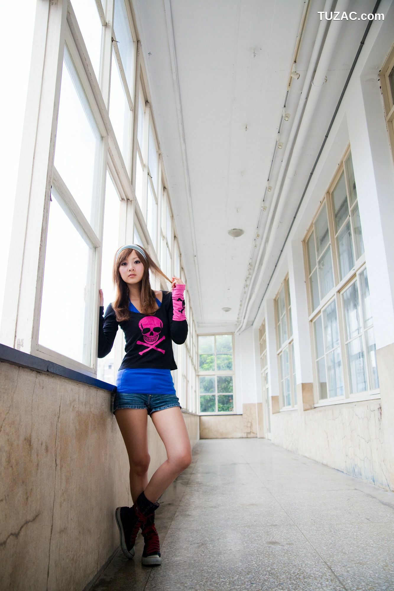 台湾正妹_果子MM/Mikako《華山藝文中心外拍》写真集