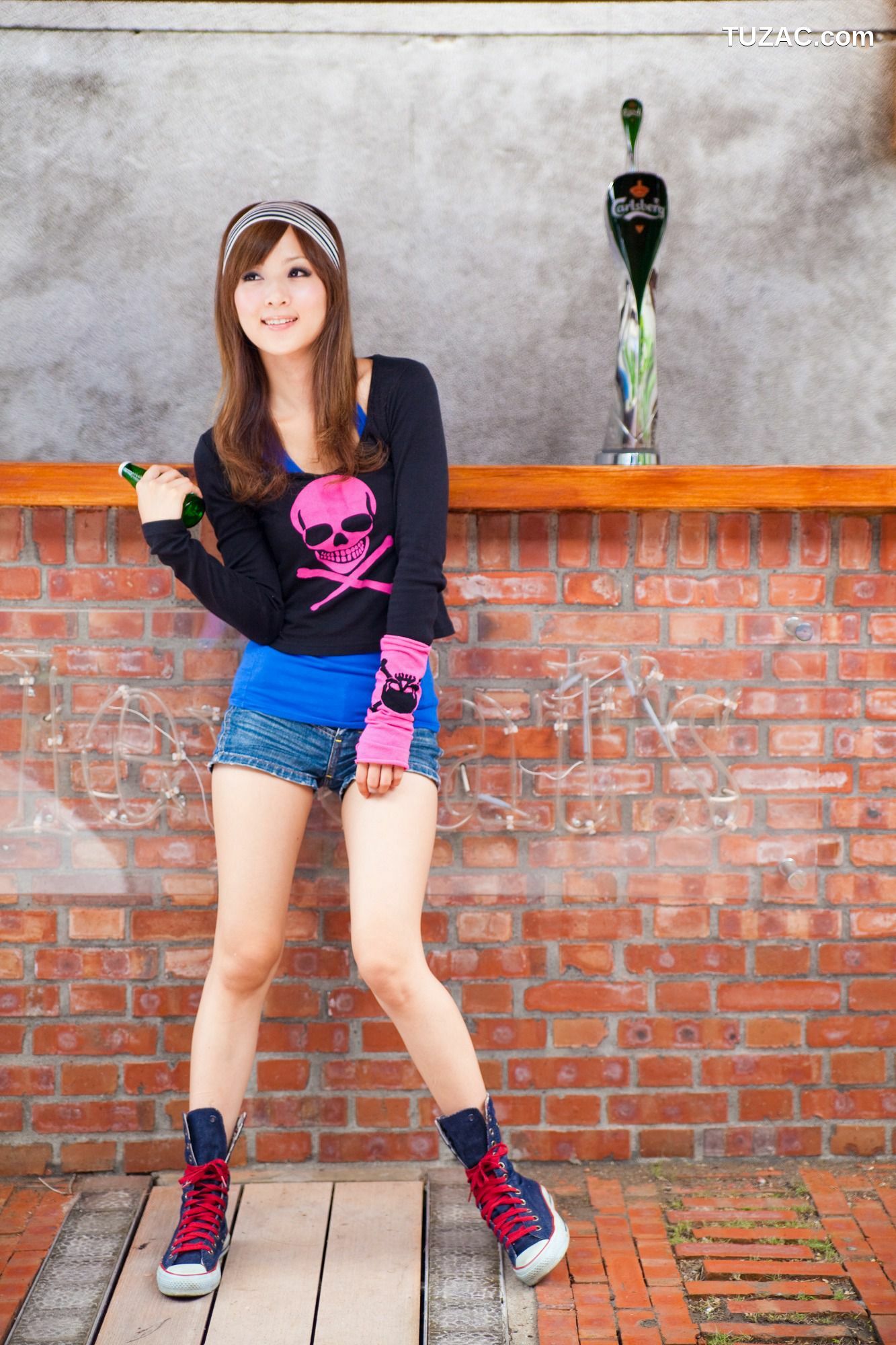 台湾正妹_果子MM/Mikako《華山藝文中心外拍》写真集