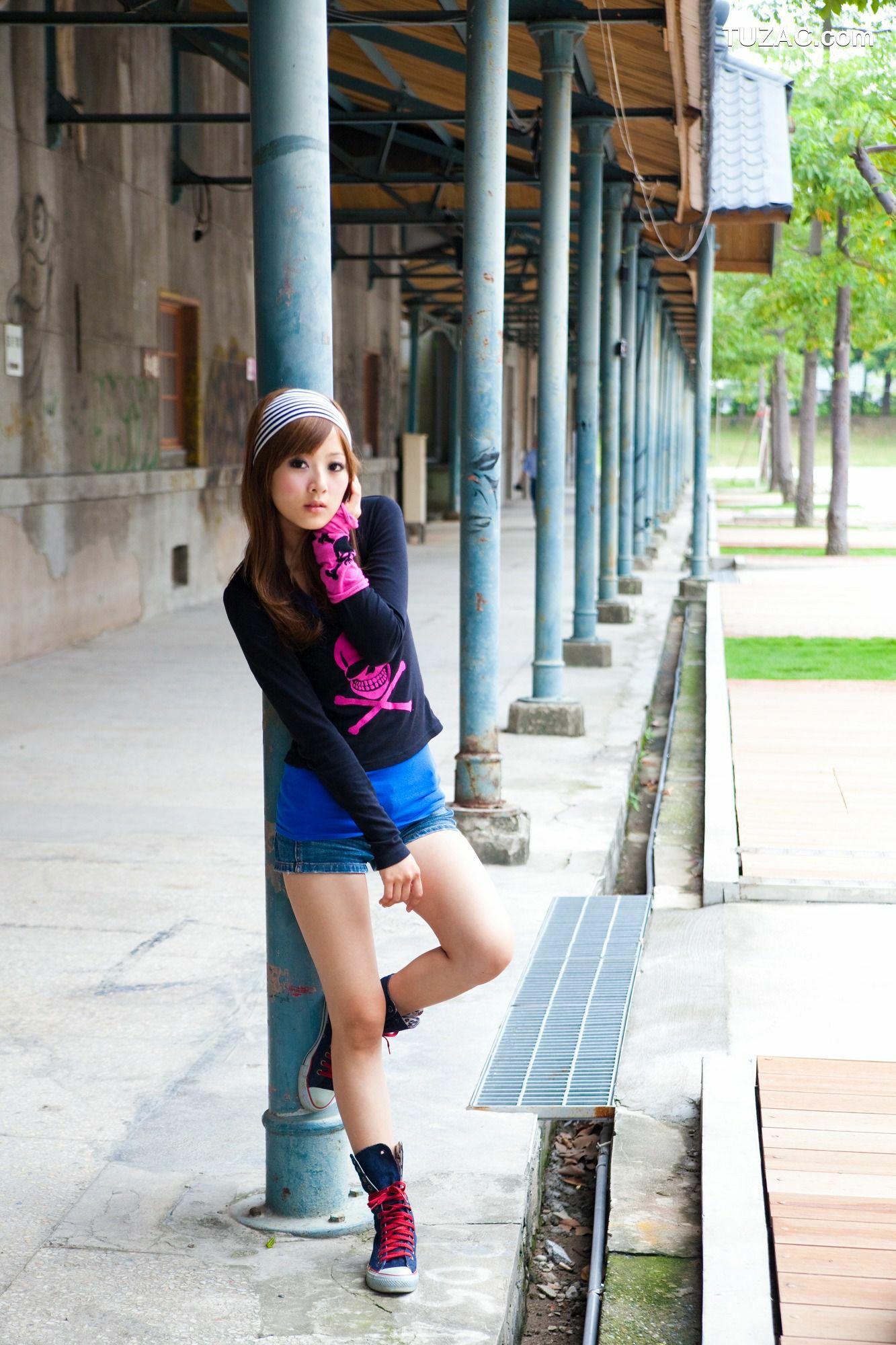 台湾正妹_果子MM/Mikako《華山藝文中心外拍》写真集