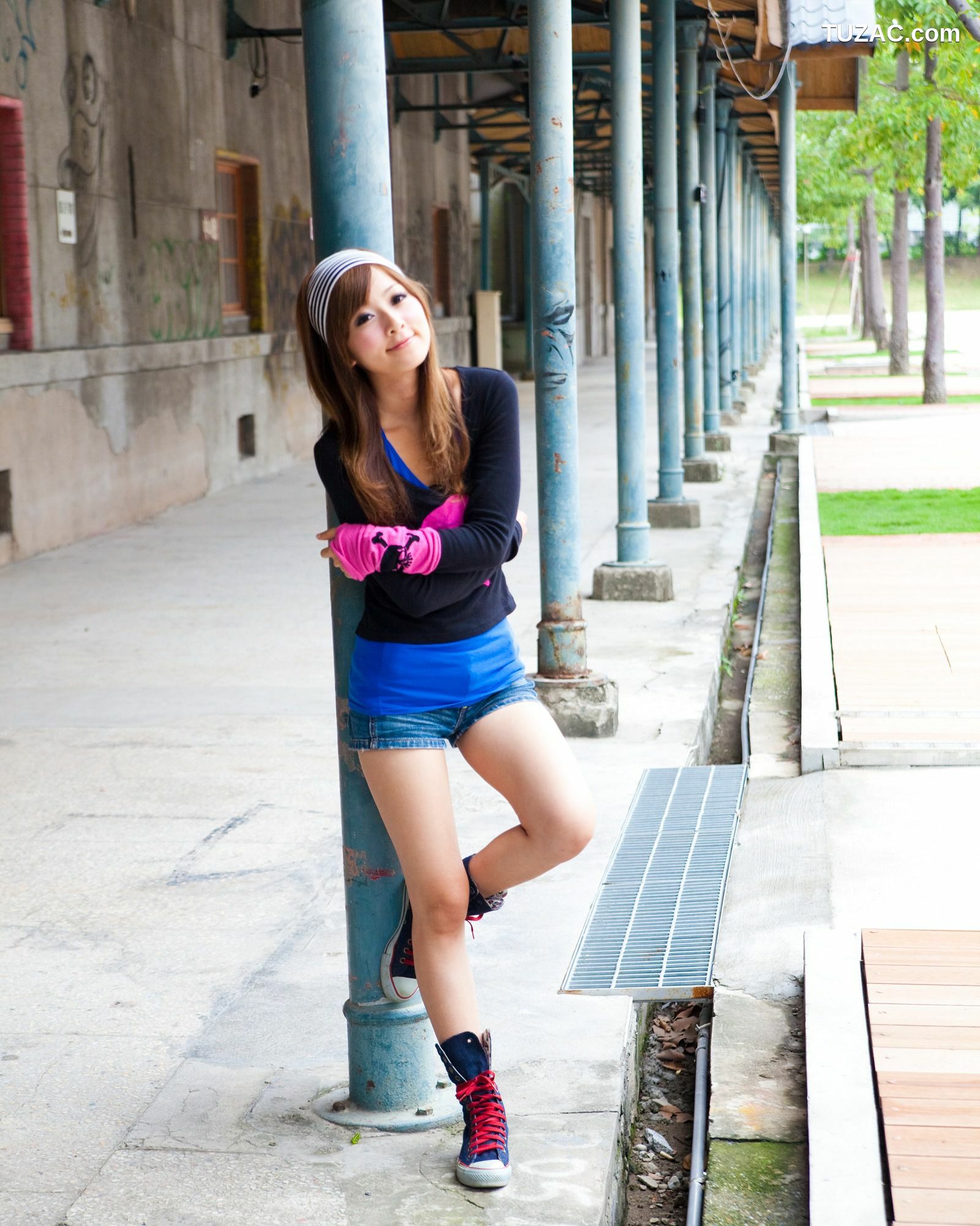 台湾正妹_果子MM/Mikako《華山藝文中心外拍》写真集