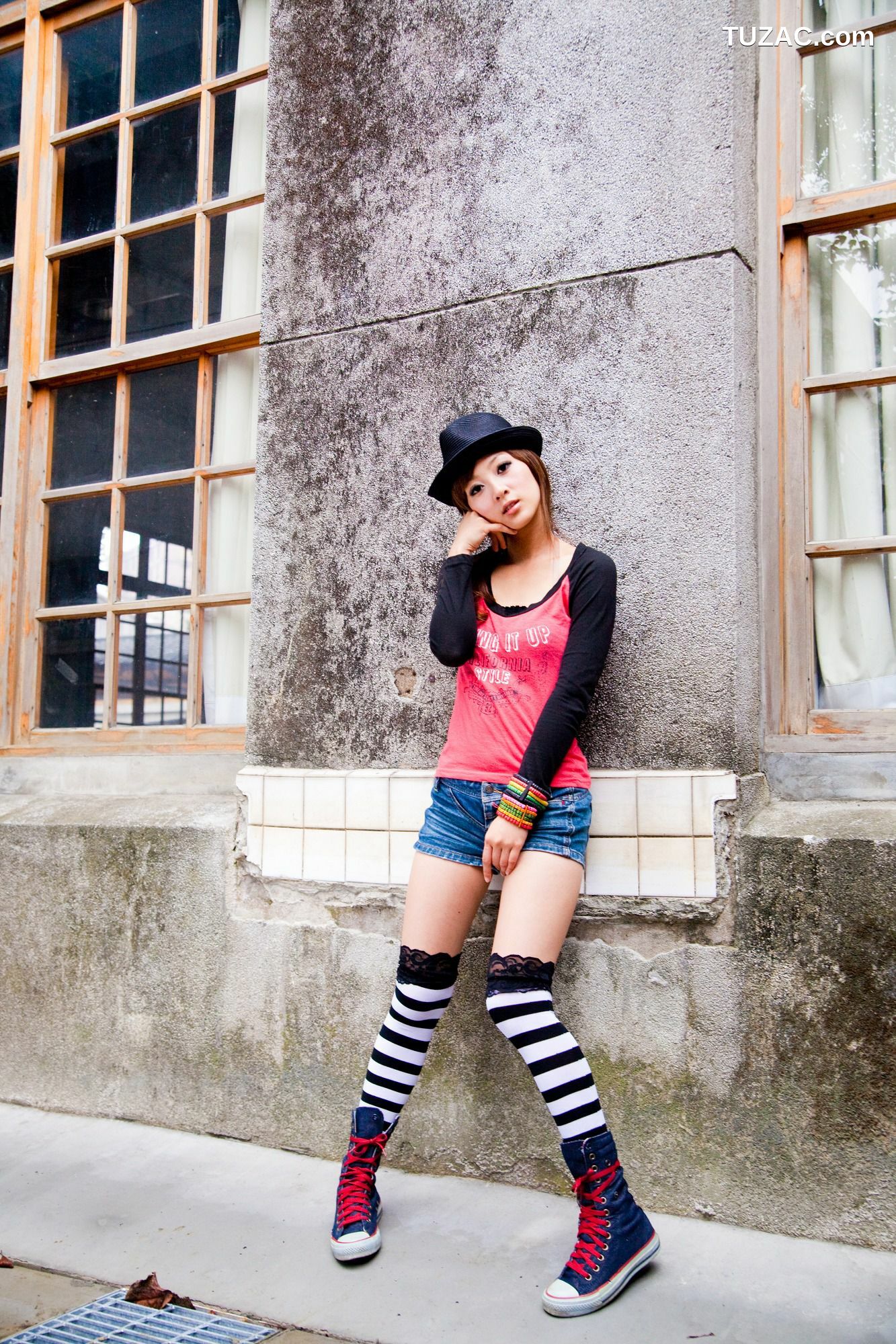 台湾正妹_果子MM/Mikako《華山藝文中心外拍》写真集