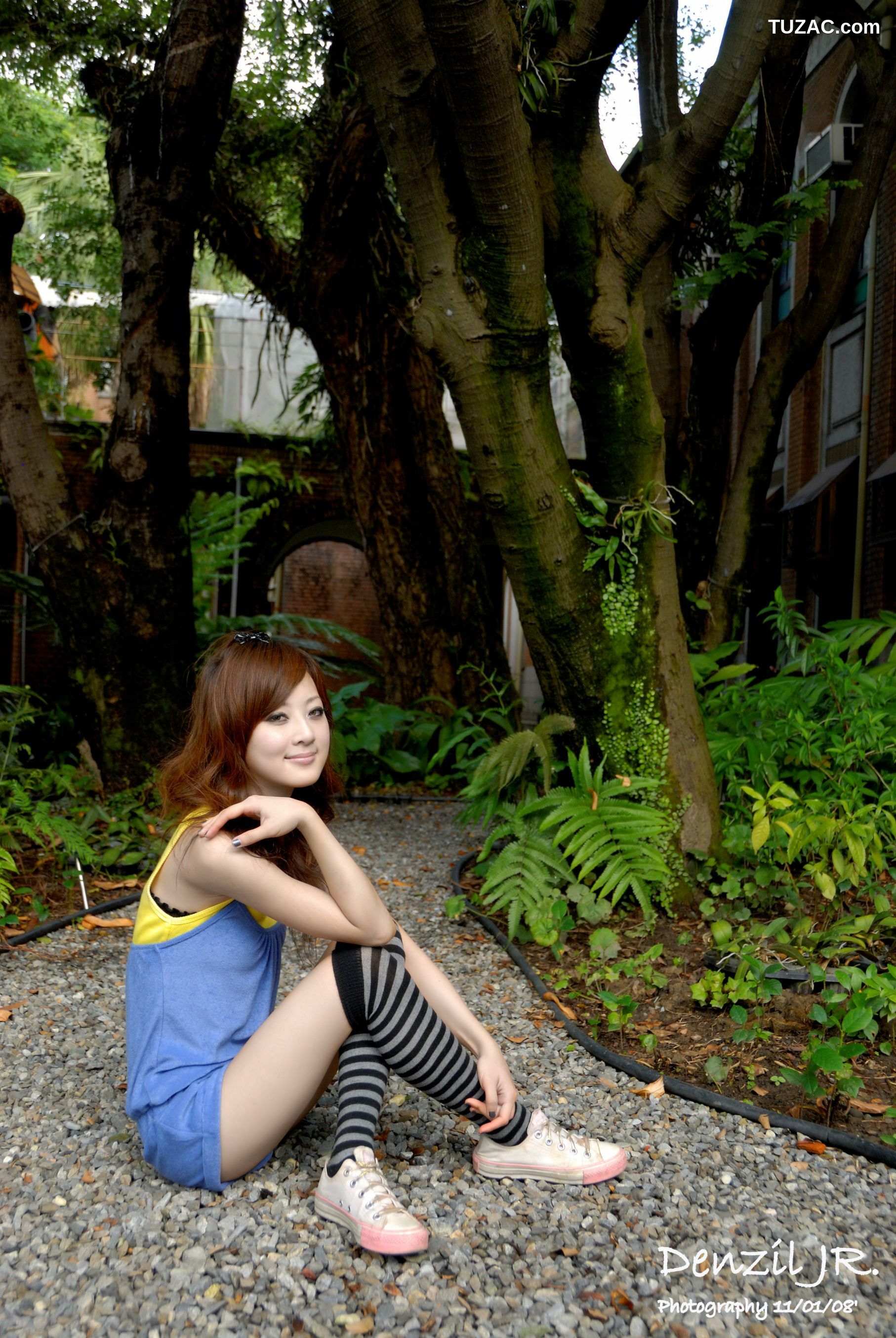 台湾正妹_果子MM/张允霏 《台大外拍》第1部 写真集