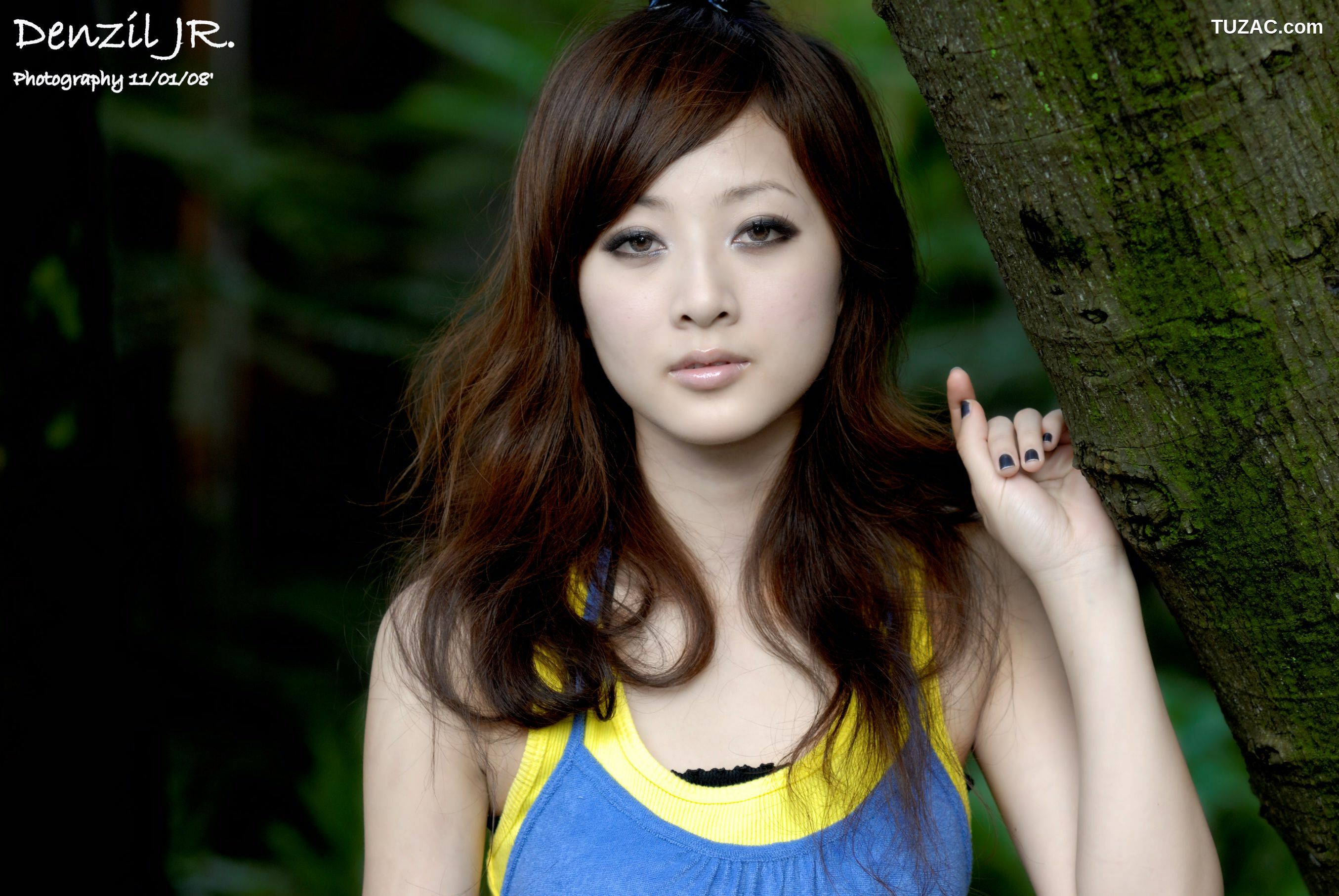 台湾正妹_果子MM/张允霏 《台大外拍》第1部 写真集