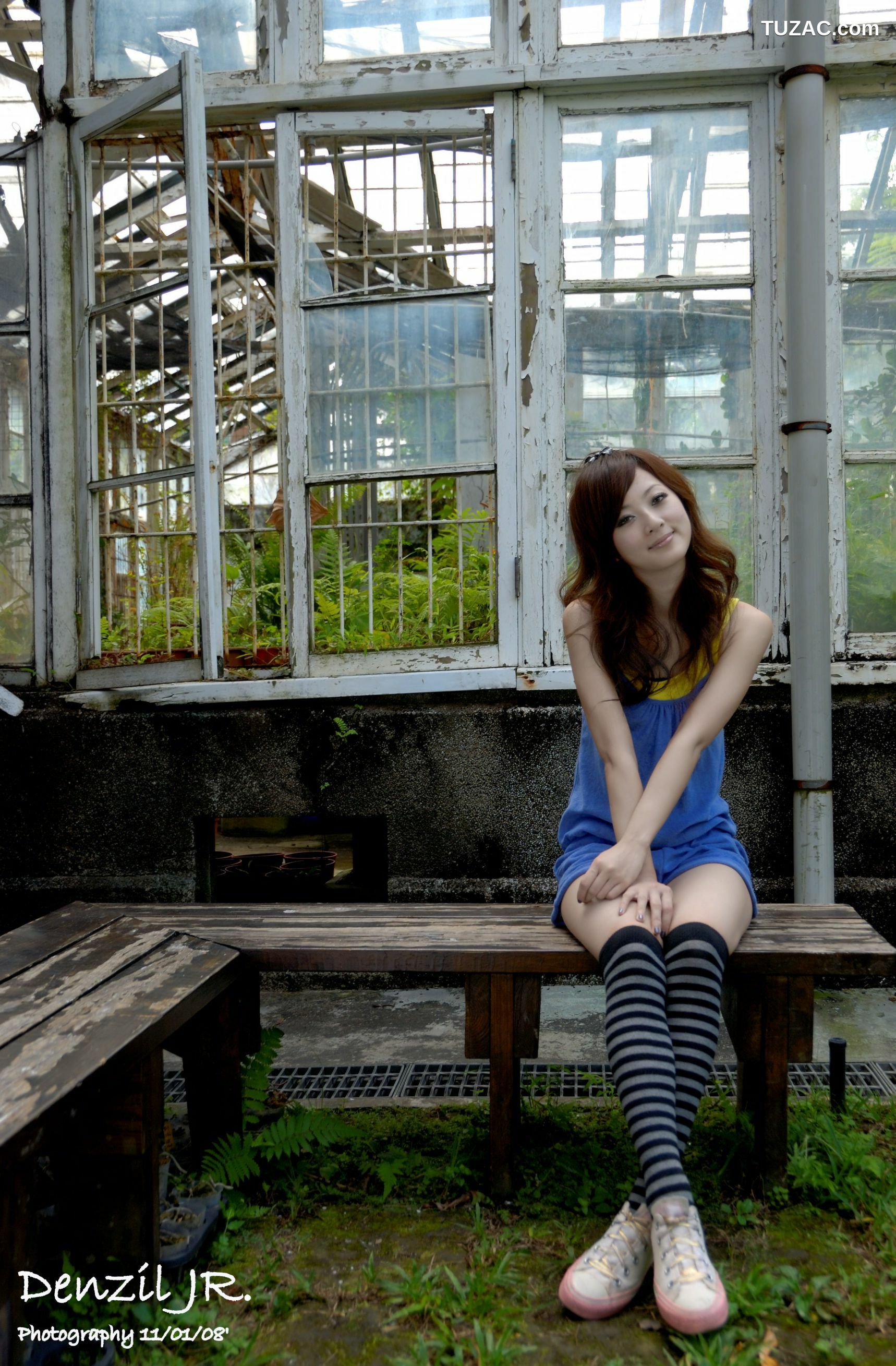 台湾正妹_果子MM/张允霏 《台大外拍》第1部 写真集