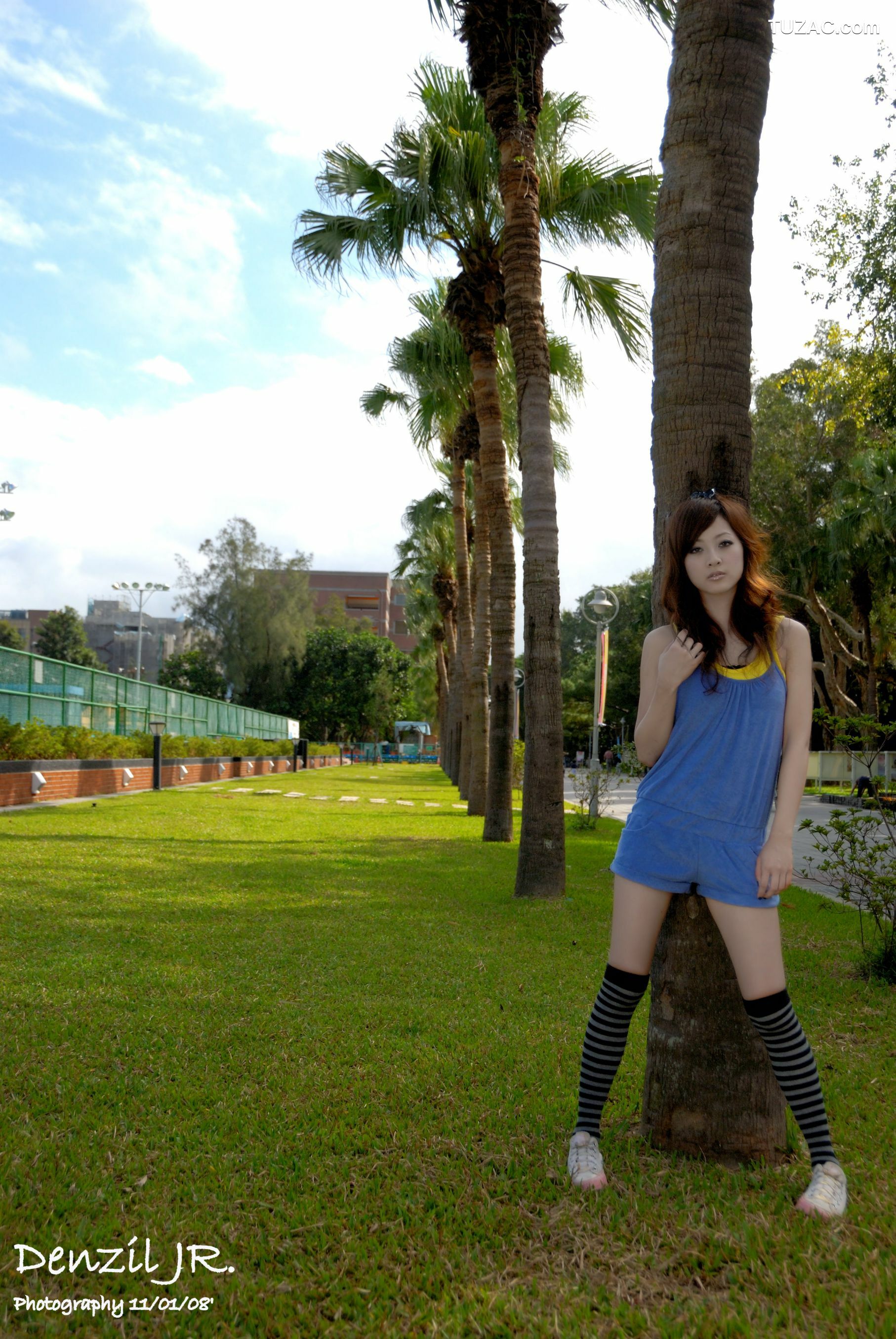 台湾正妹_果子MM/张允霏 《台大外拍》第1部 写真集